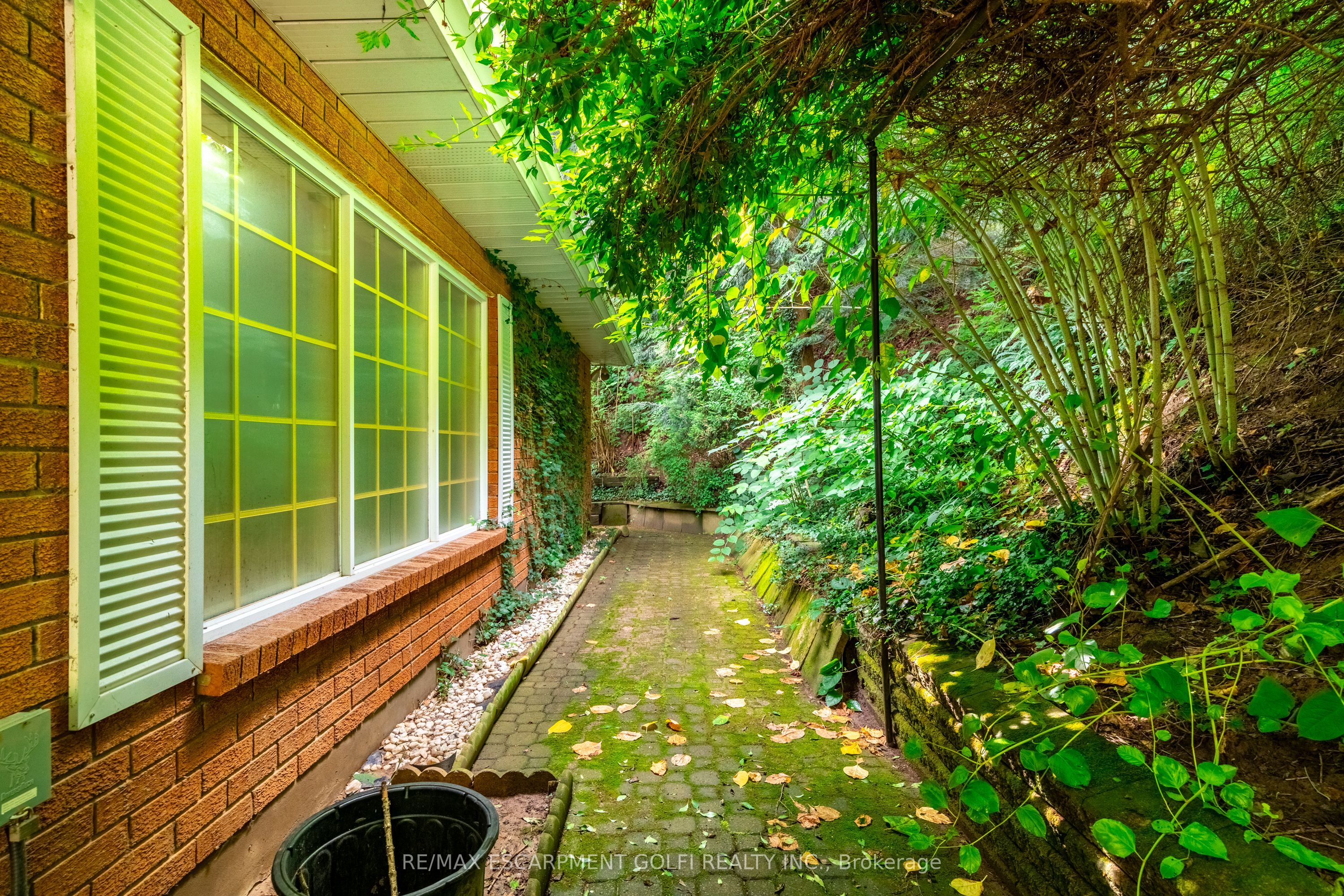 2083 Hollow Road Property Photo 30