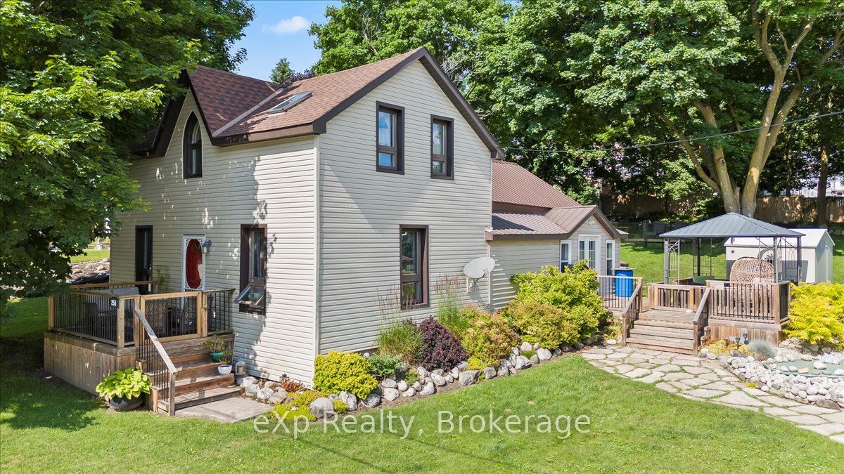 251 Queen St N Property Photo 1