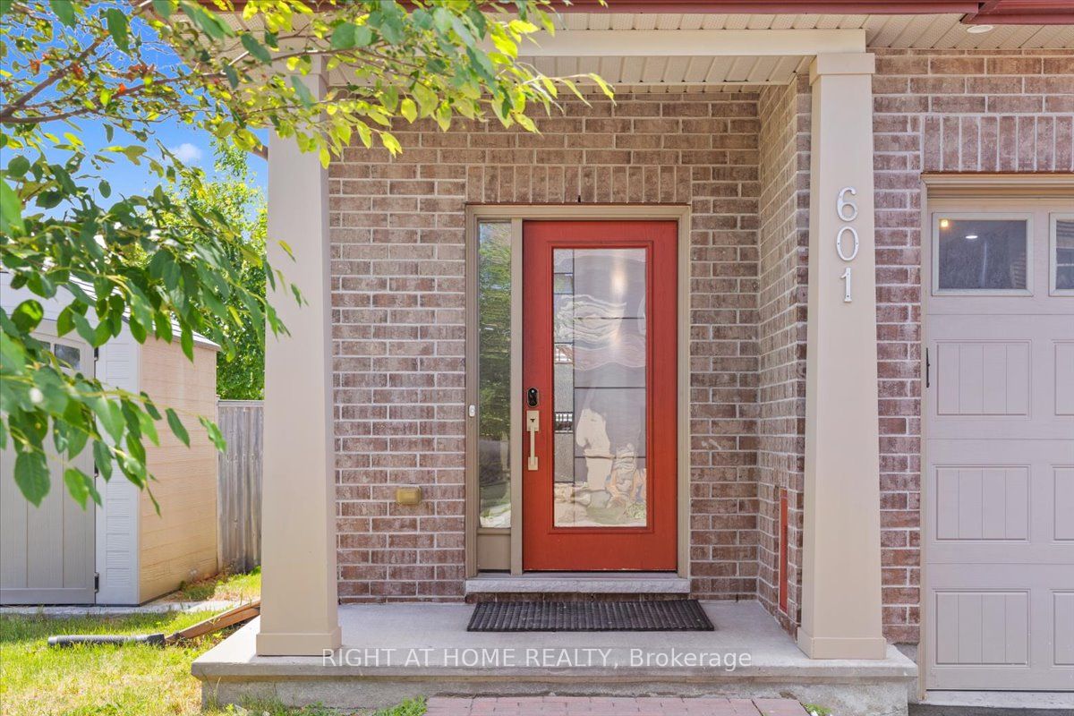 601 Willowmere Way Property Photo 2