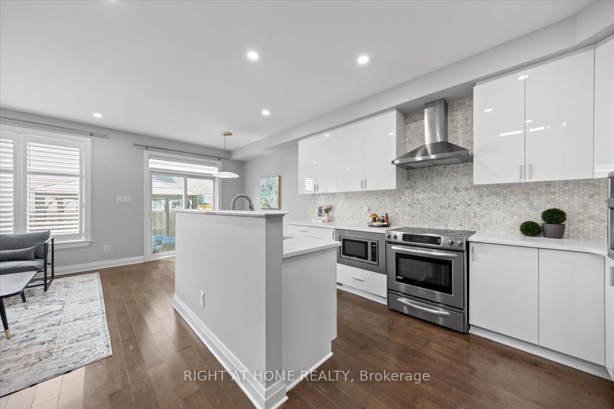 601 Willowmere Way Property Photo 11