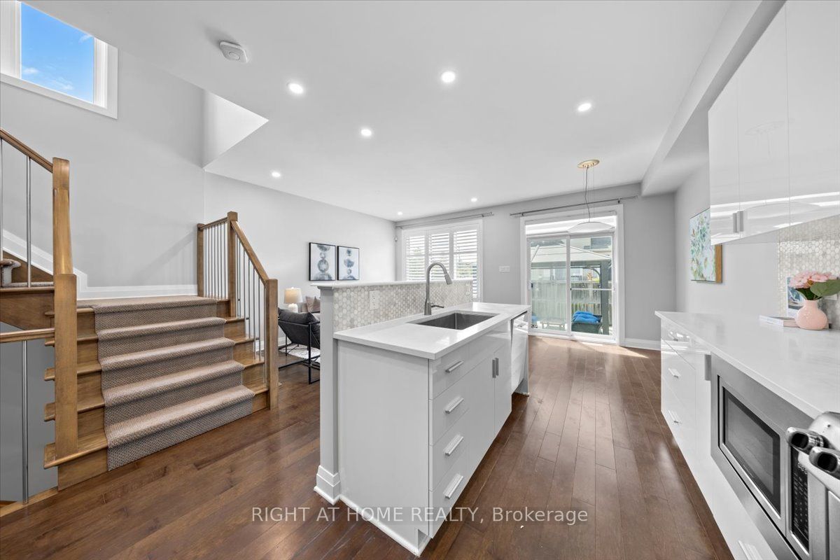601 Willowmere Way Property Photo 13
