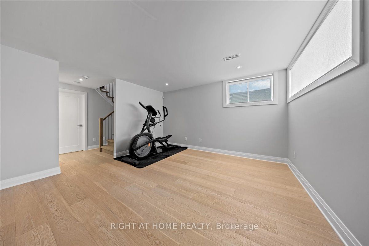 601 Willowmere Way Property Photo 34