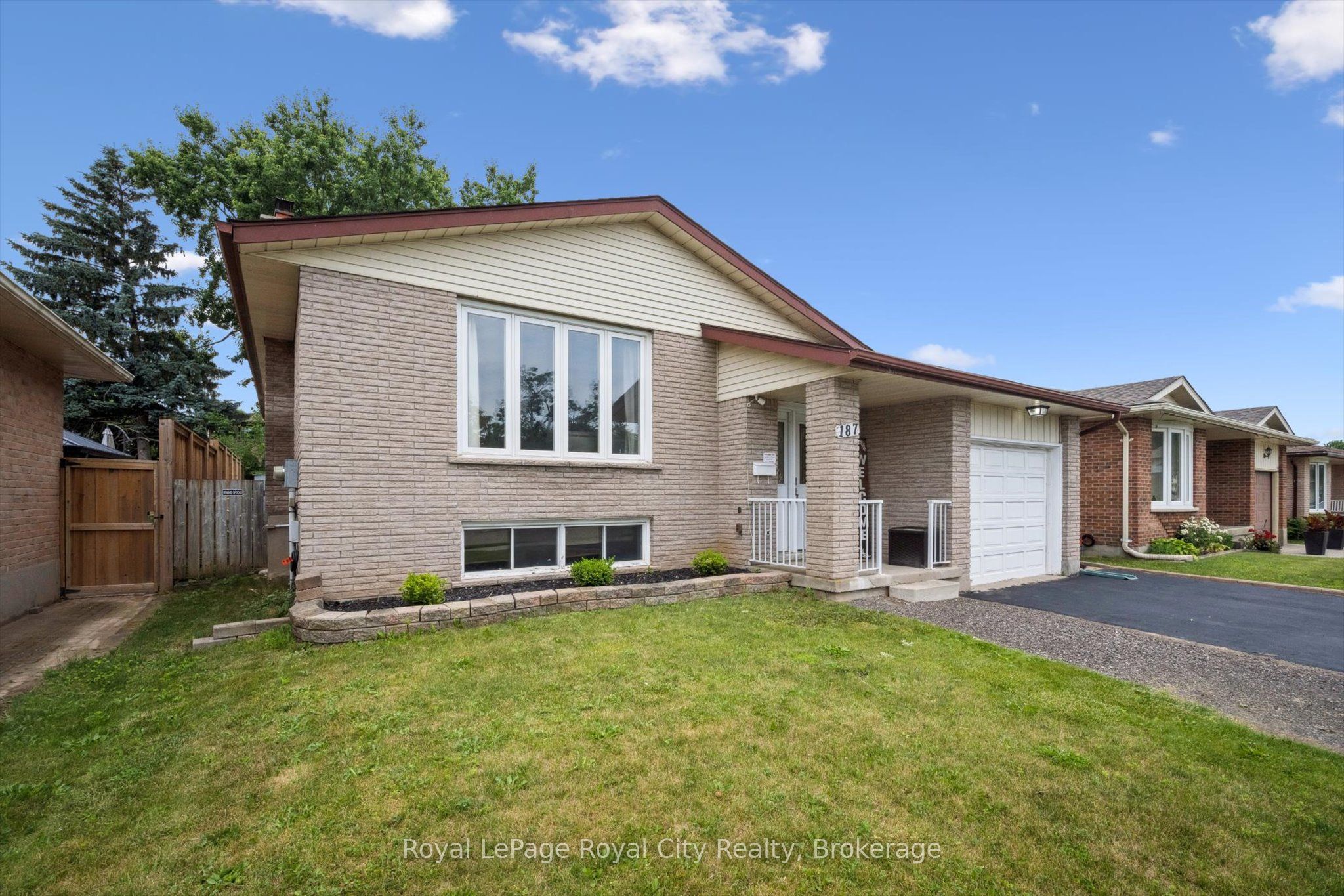 187 The Country Way Property Photo 3
