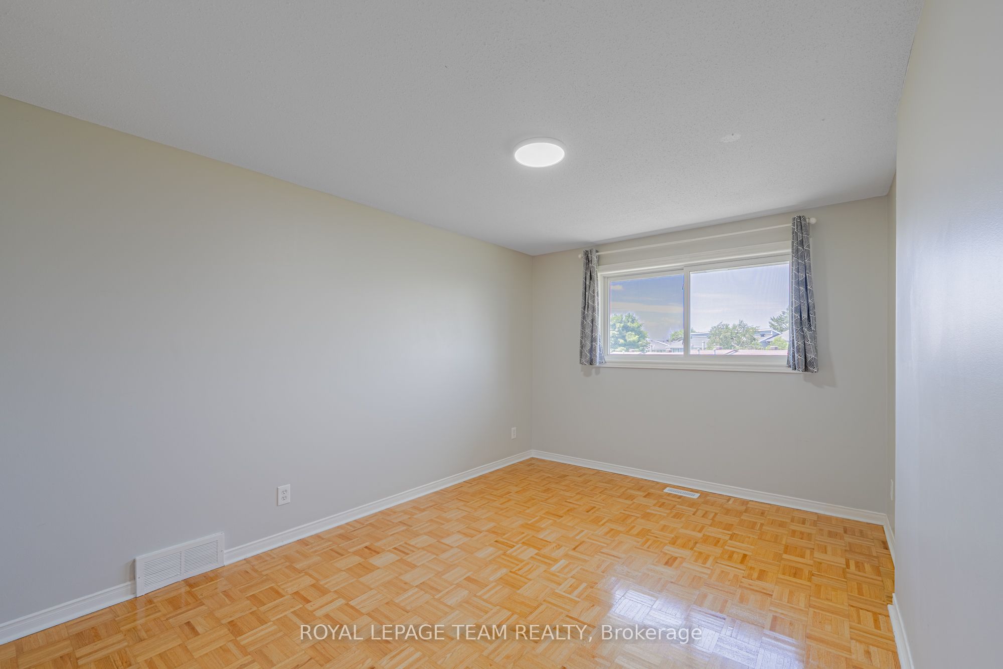 28 Huntview Private Property Photo 37