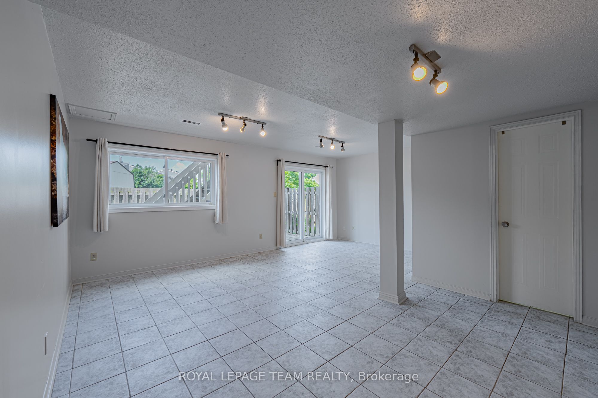 28 Huntview Private Property Photo 39