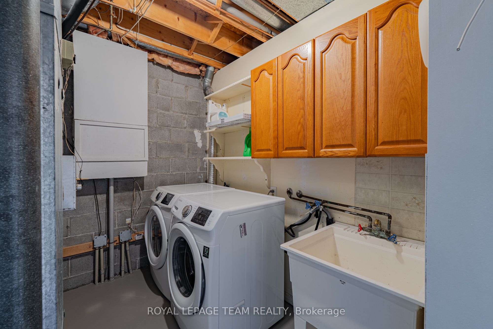 28 Huntview Private Property Photo 44