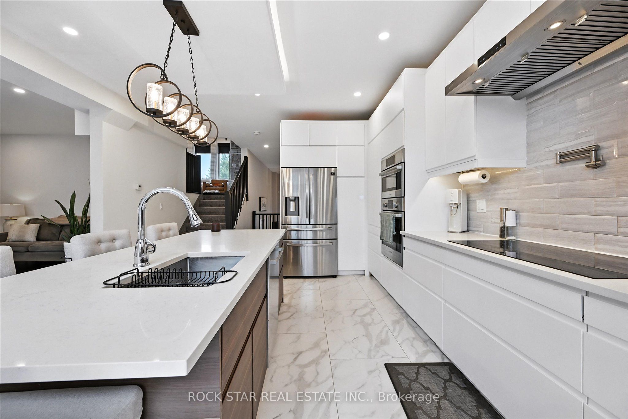 27 Blackburn Lane Property Photo 9