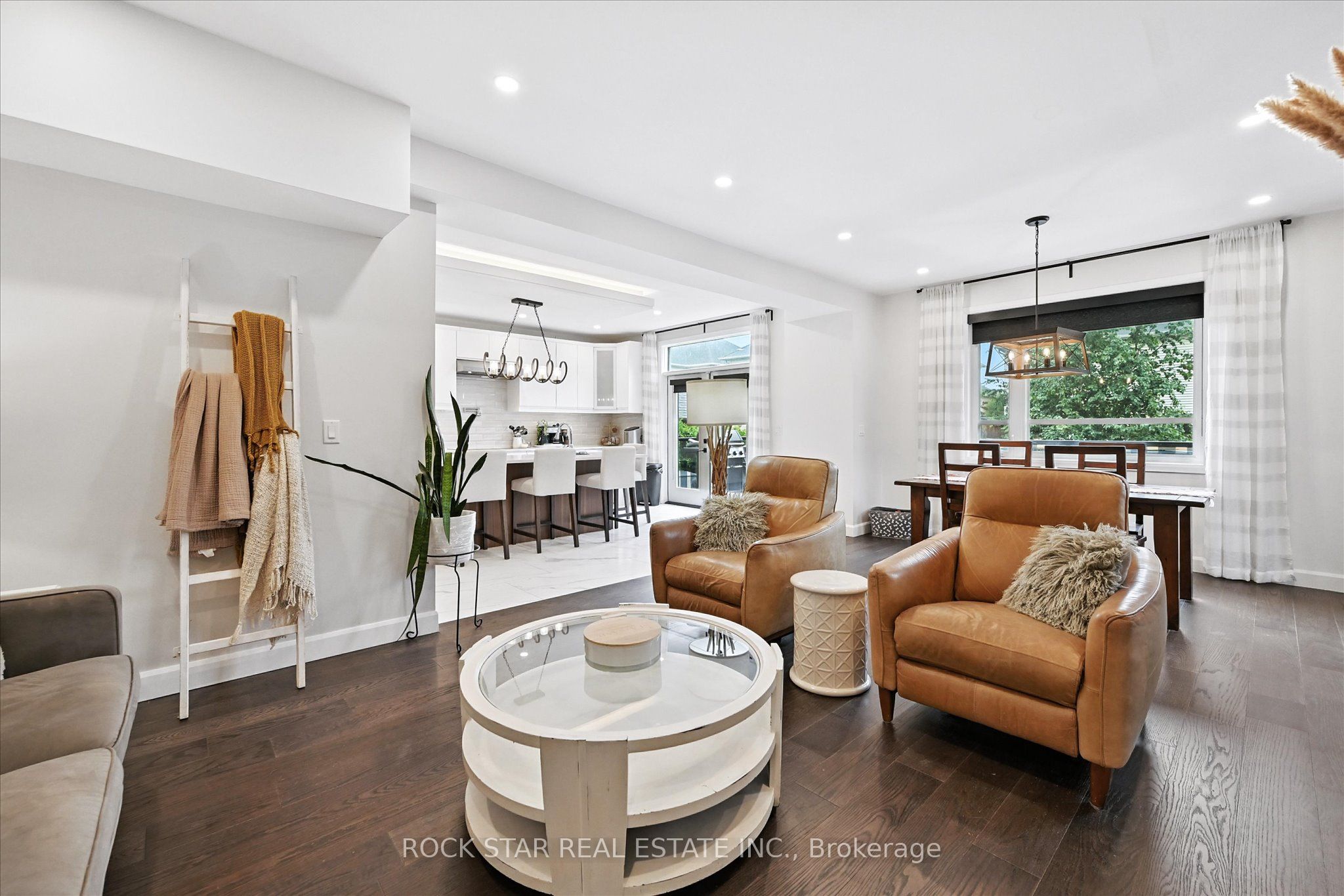 27 Blackburn Lane Property Photo 14