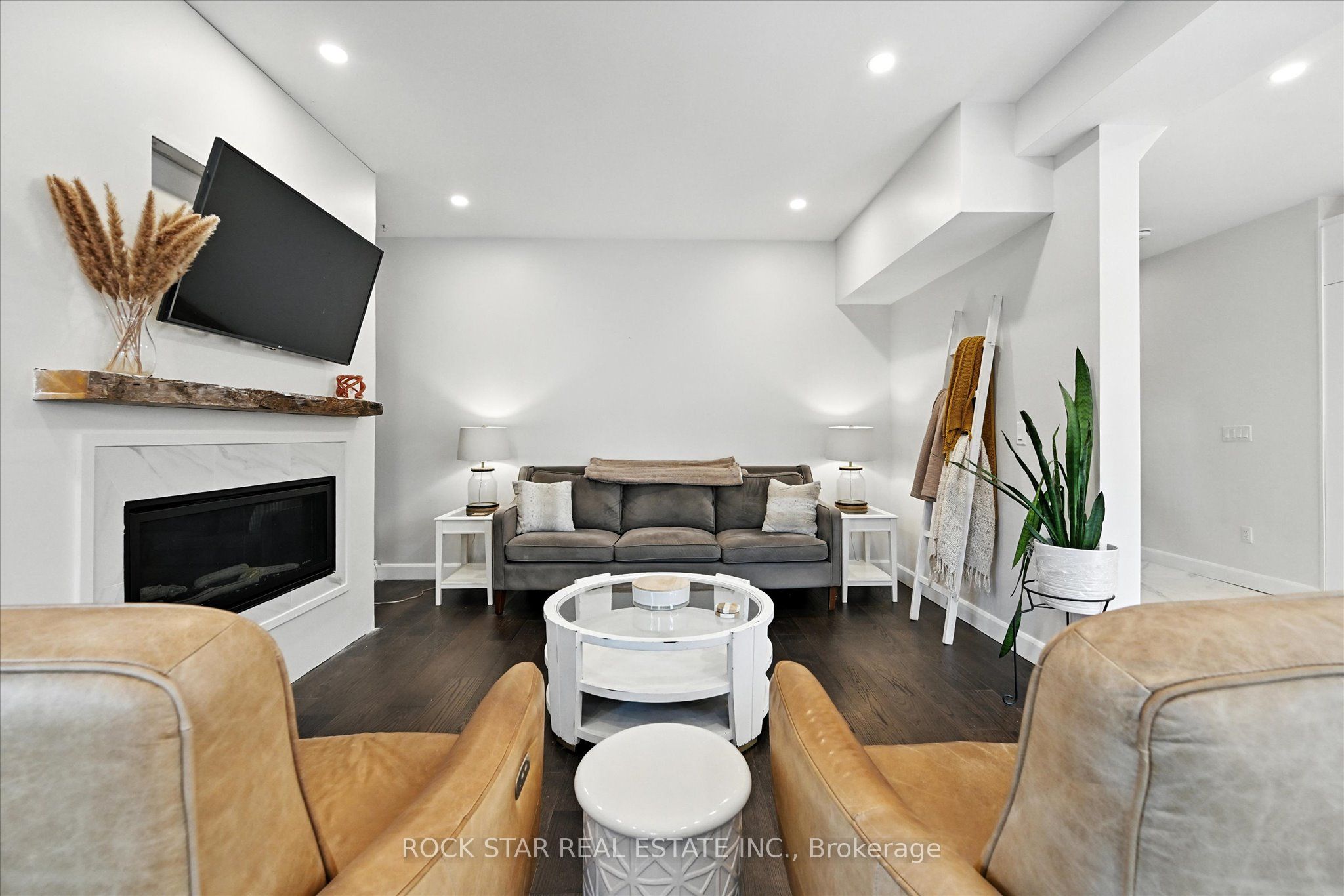 27 Blackburn Lane Property Photo 15