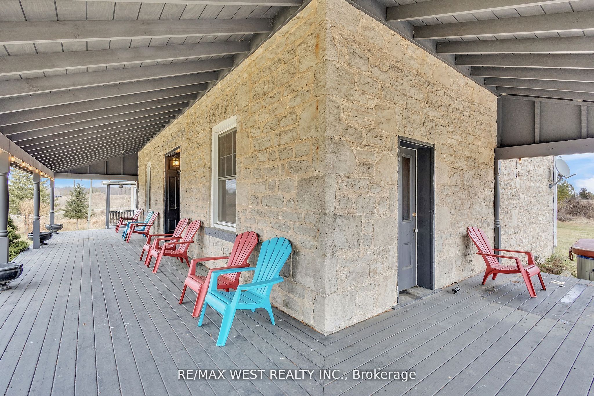 1802 Regional Road Property Photo 8