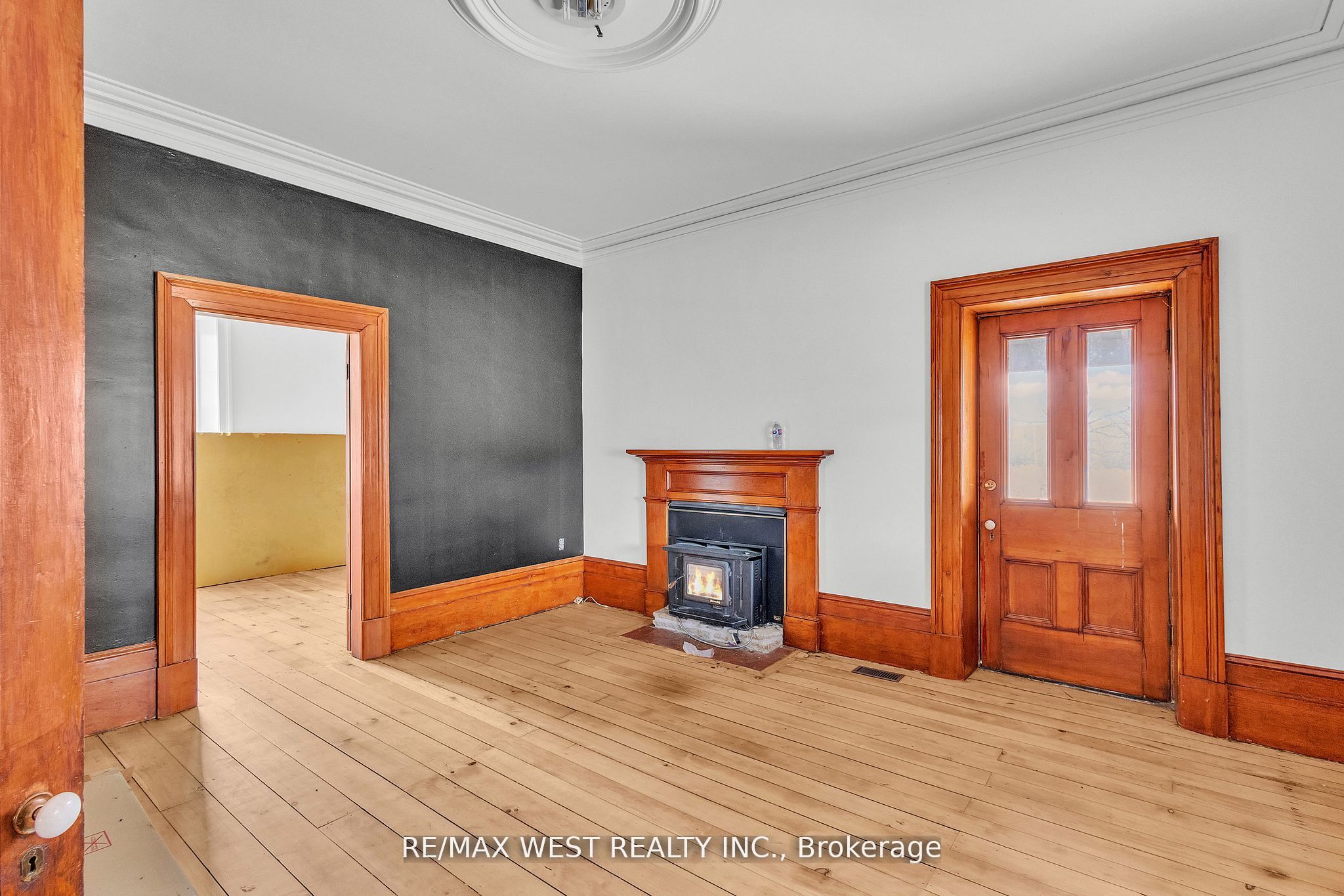 1802 Regional Road Property Photo 16