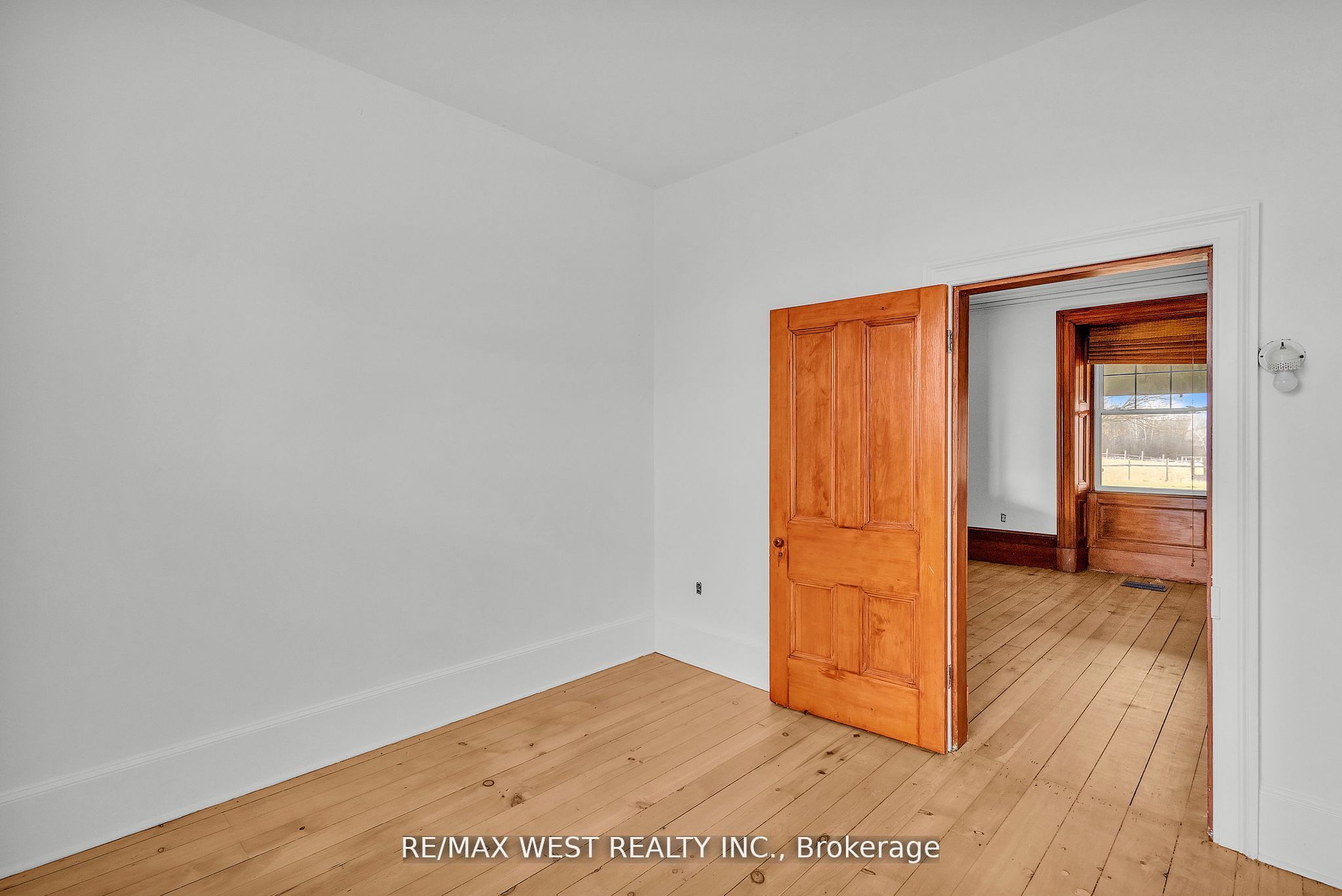 1802 Regional Road Property Photo 17