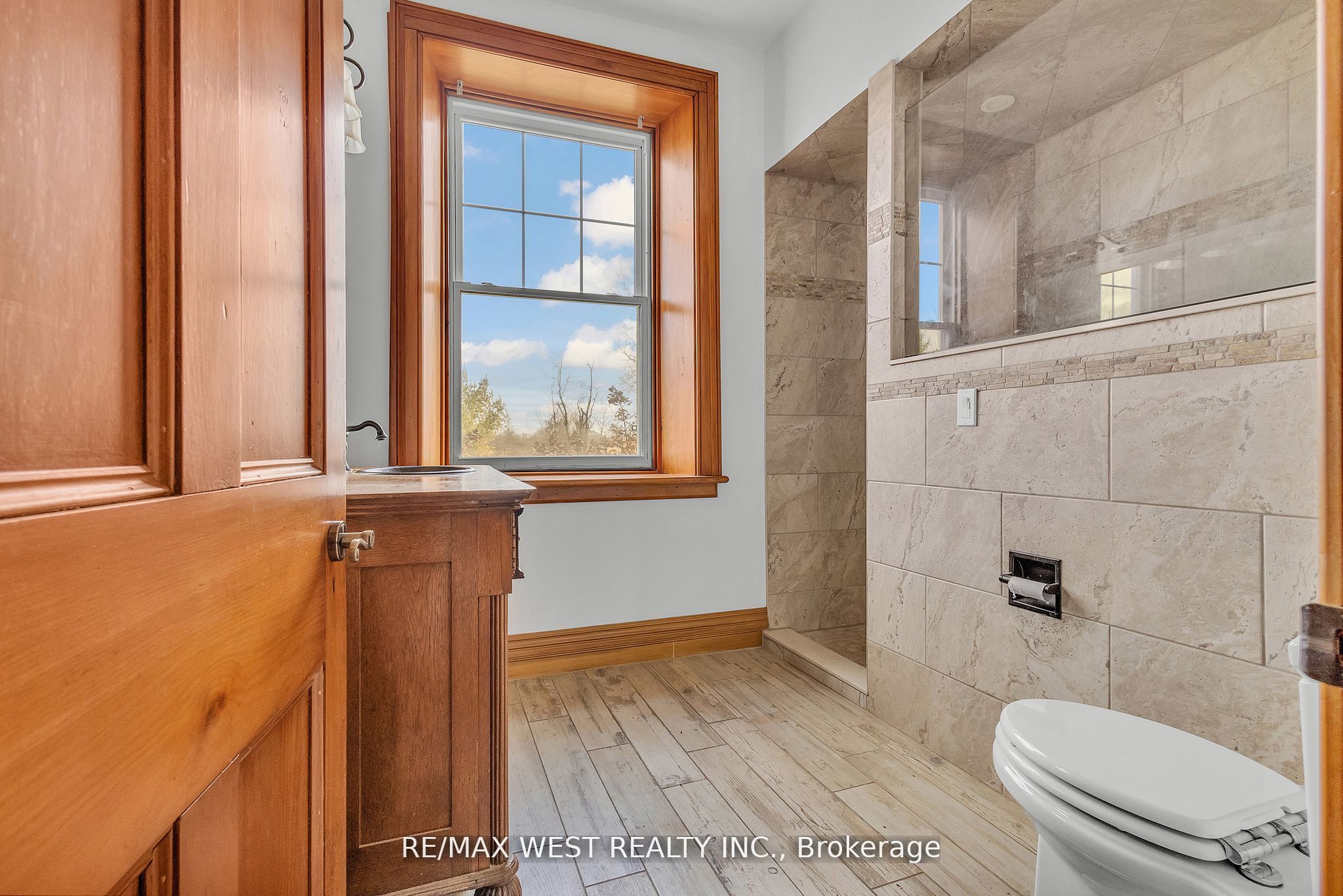 1802 Regional Road Property Photo 19