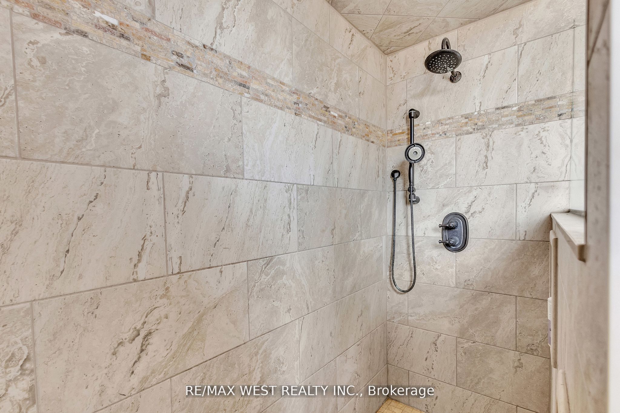 1802 Regional Road Property Photo 20