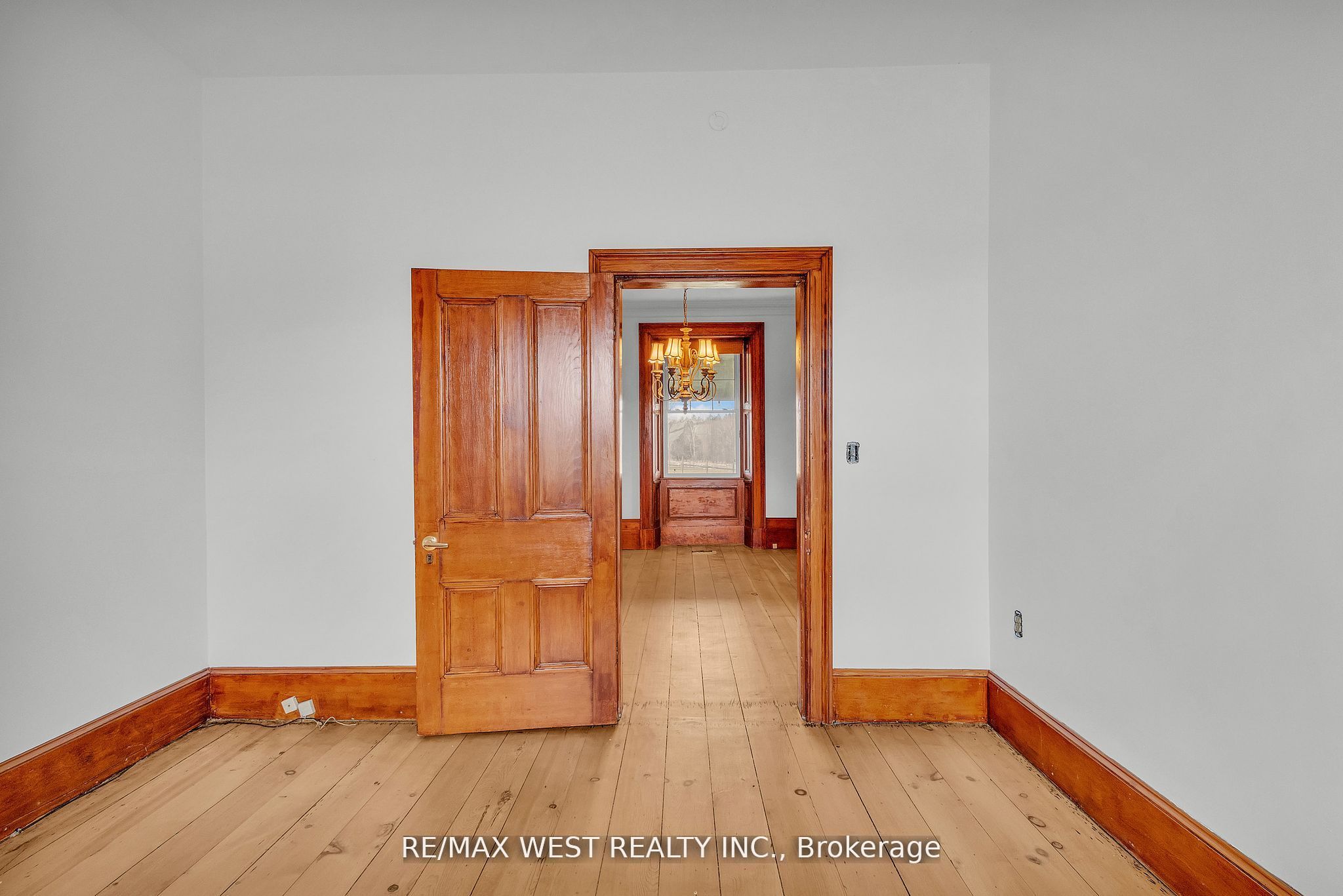 1802 Regional Road Property Photo 25