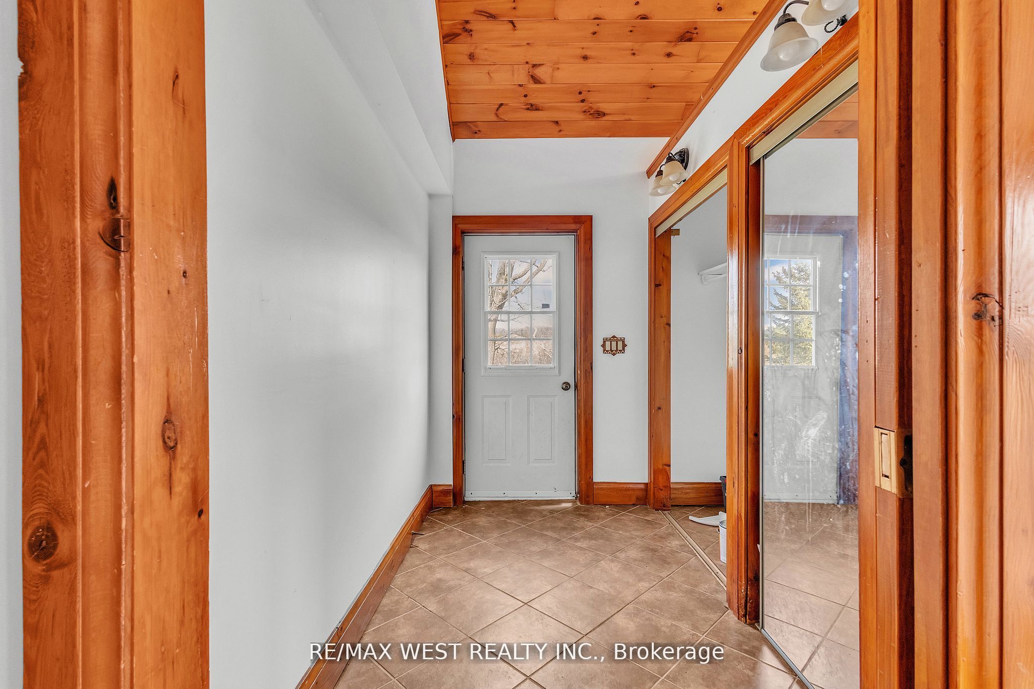 1802 Regional Road Property Photo 27