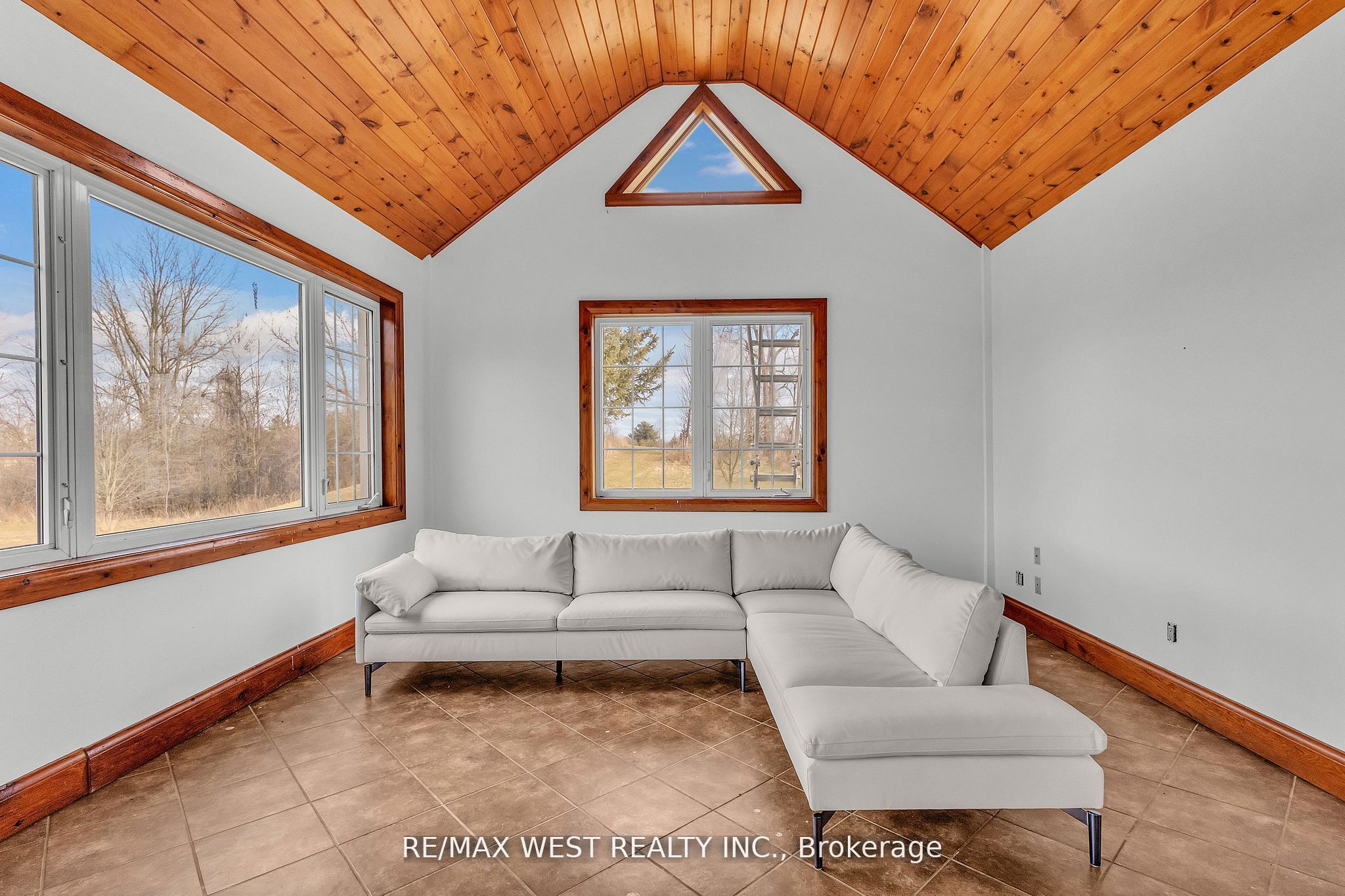 1802 Regional Road Property Photo 29