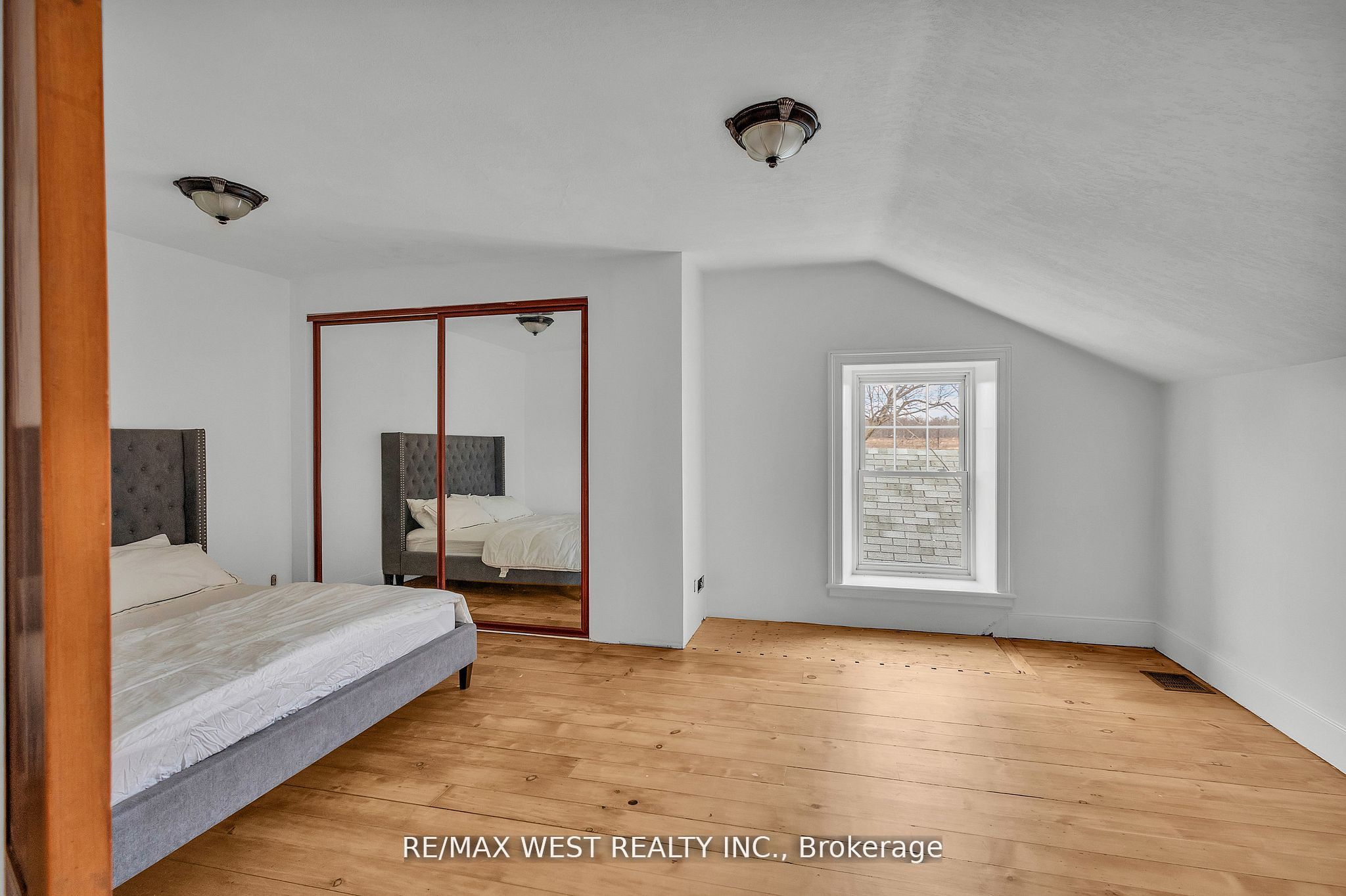 1802 Regional Road Property Photo 36