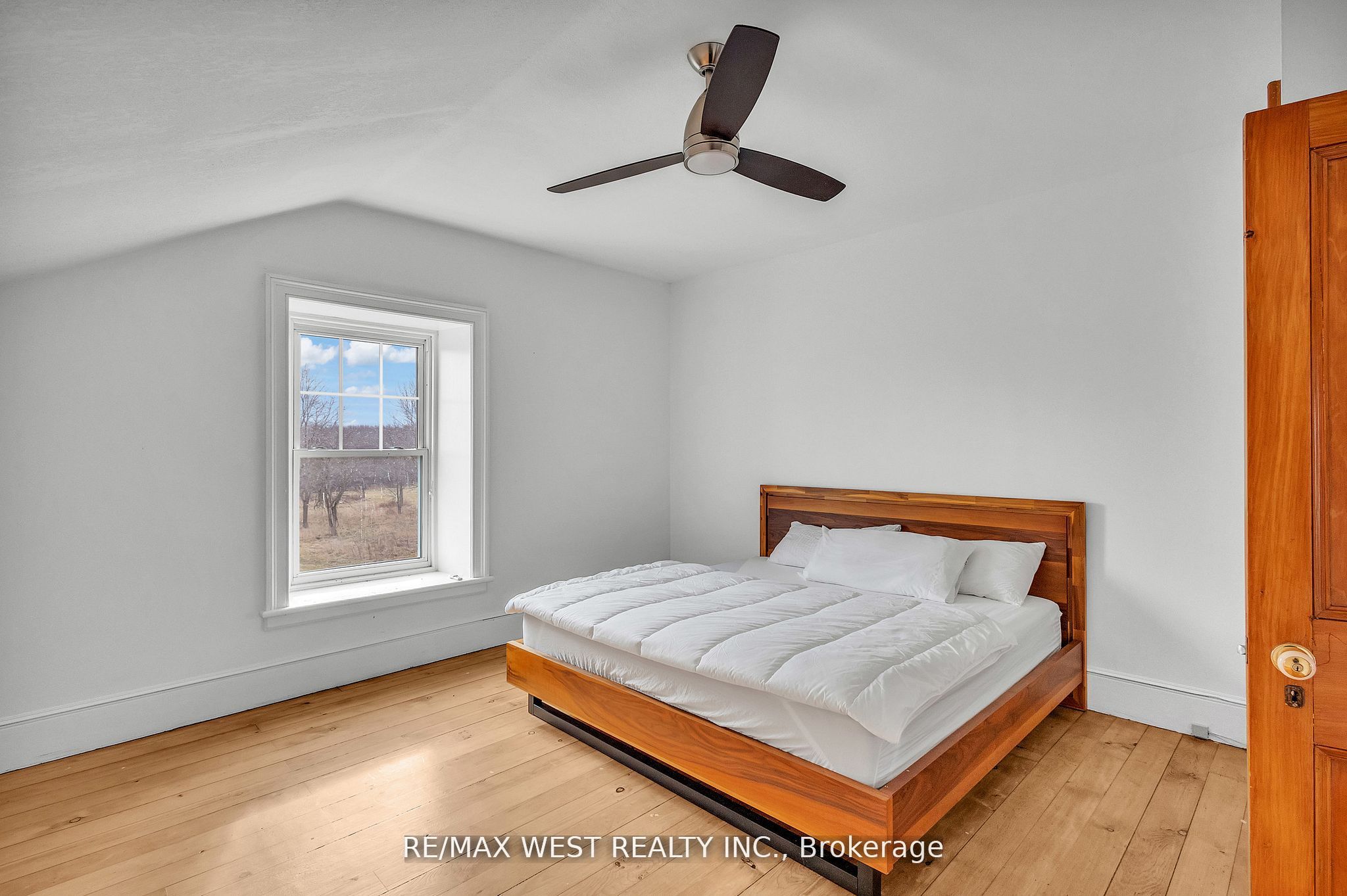 1802 Regional Road Property Photo 38