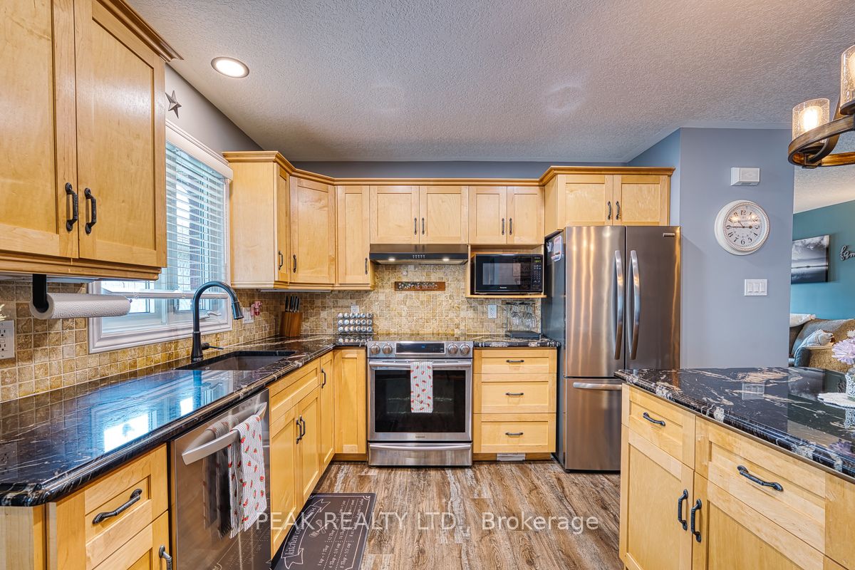 22 College Street Property Photo 16
