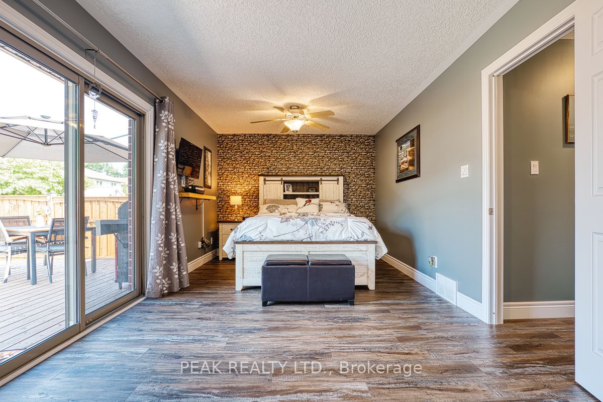 22 College Street Property Photo 21