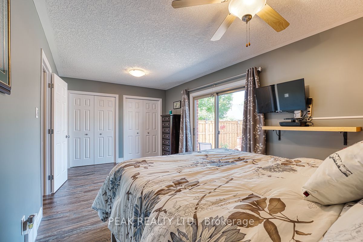 22 College Street Property Photo 22