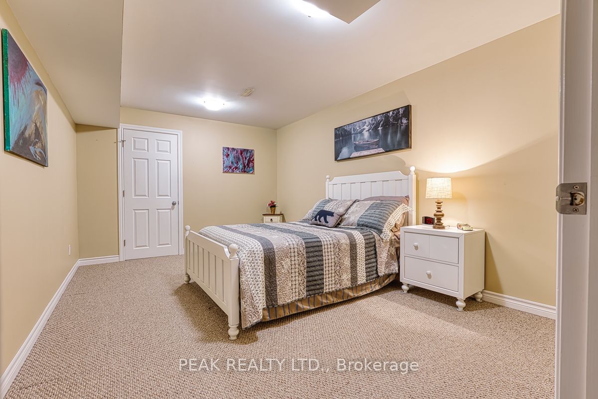 22 College Street Property Photo 29