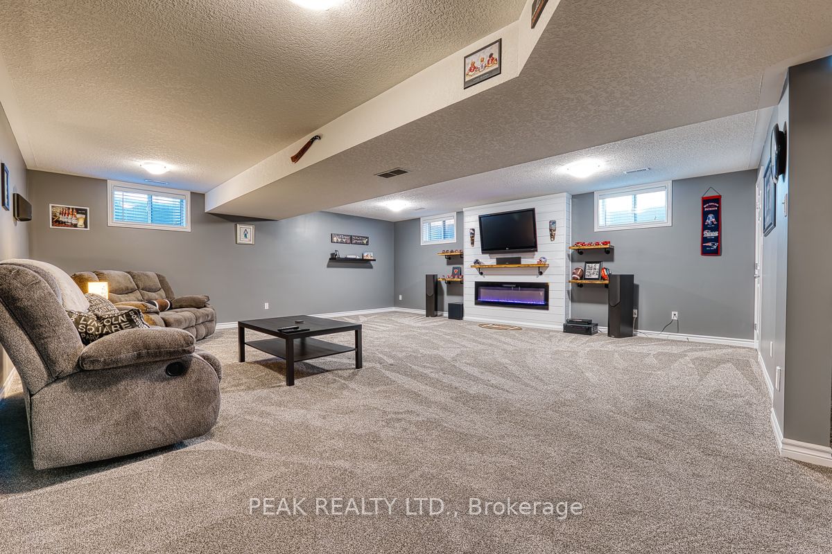 22 College Street Property Photo 30