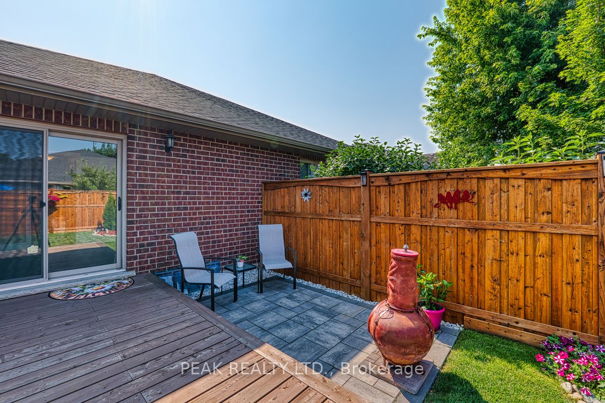 22 College Street Property Photo 36