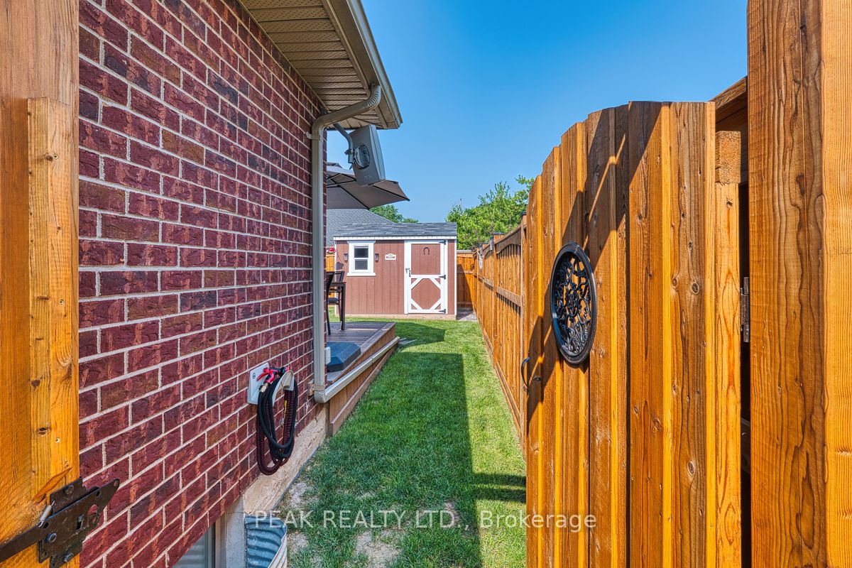 22 College Street Property Photo 39