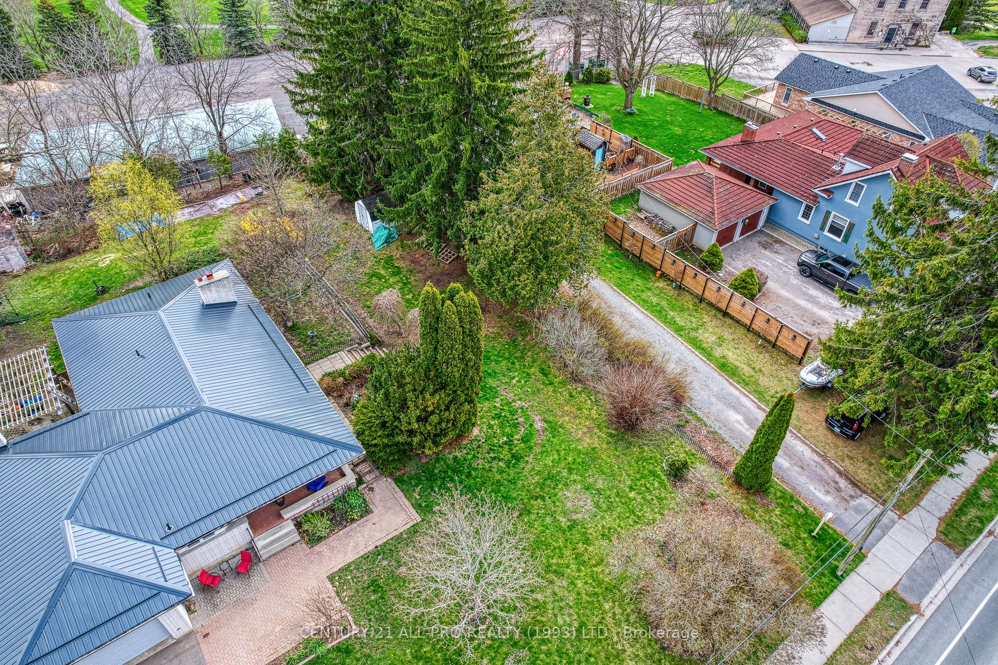 1004 Ontario Street Property Photo 9