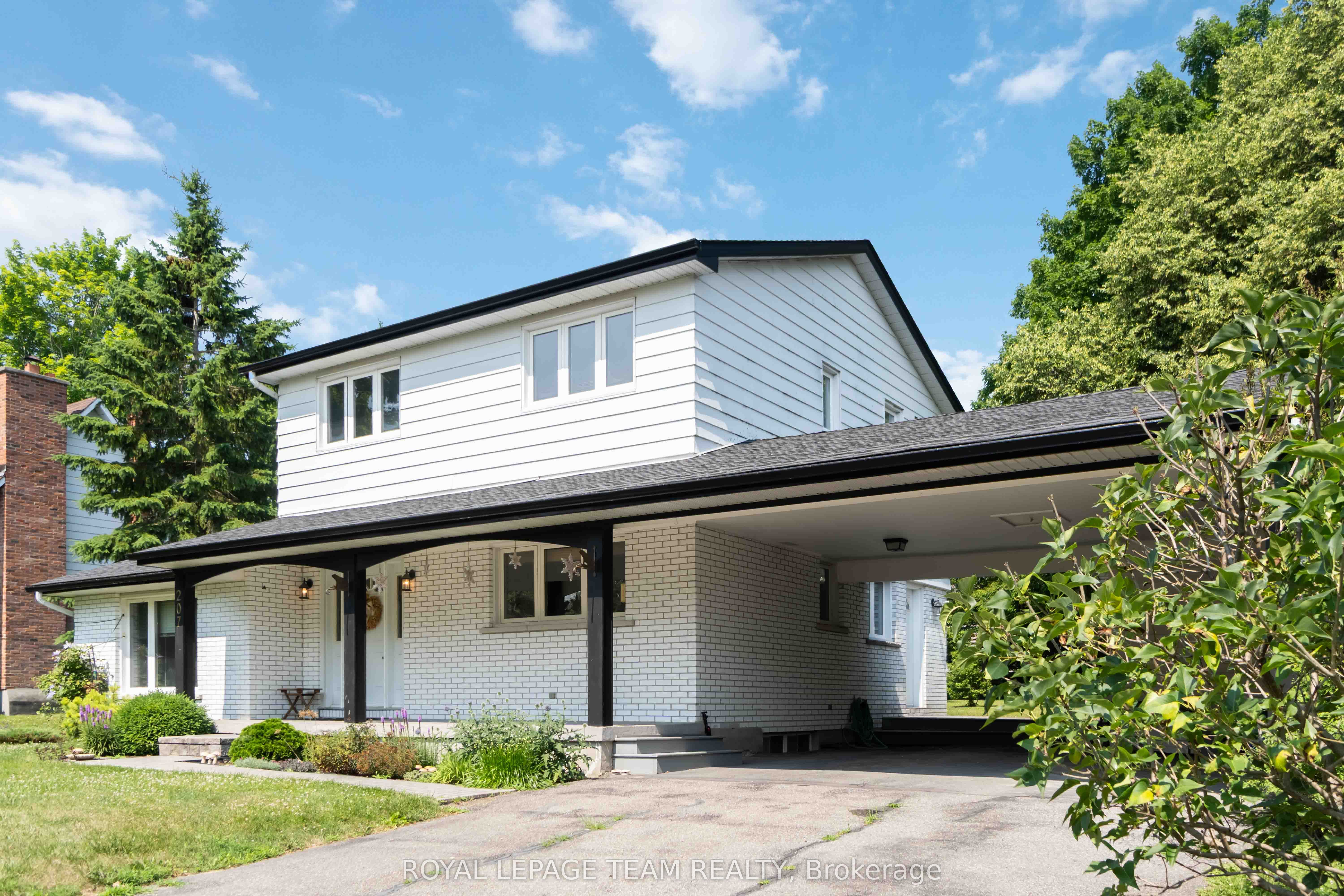 207 Curry Street Property Photo 1