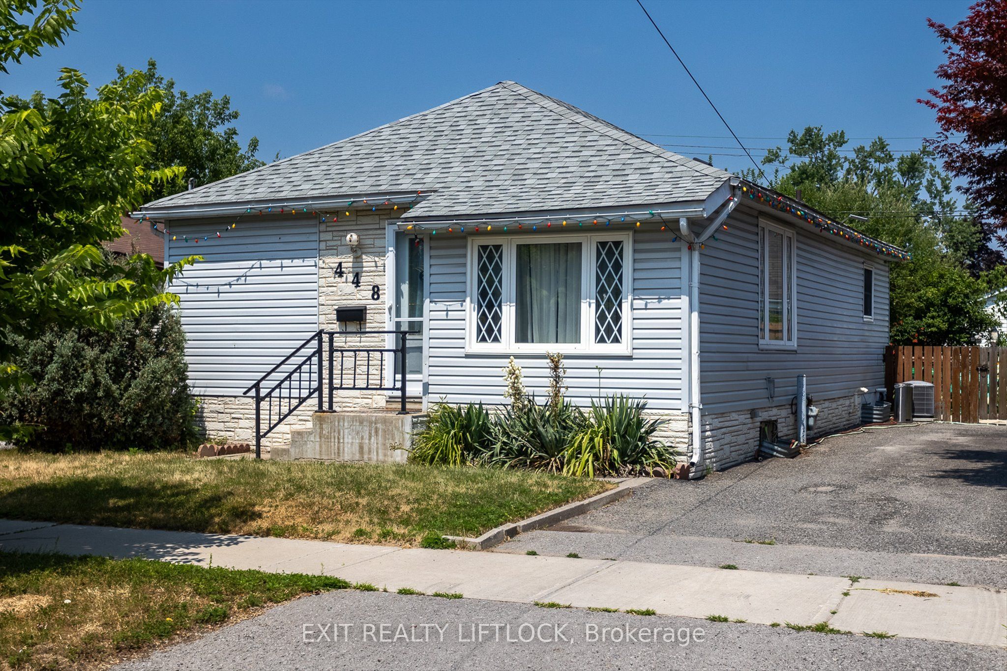 448 Howden St Property Photo 1