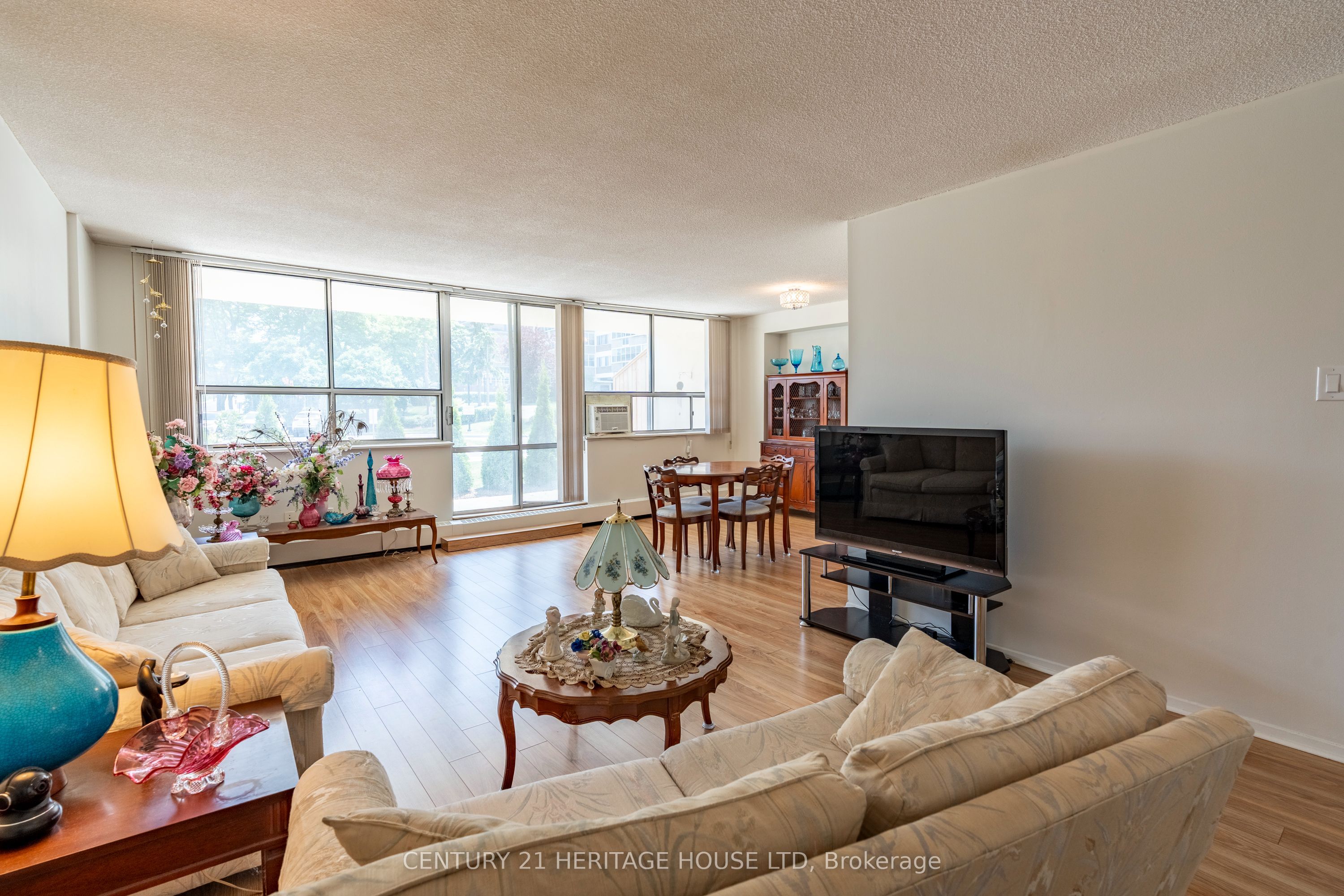 65 Westmount Road N 110 Property Photo 9