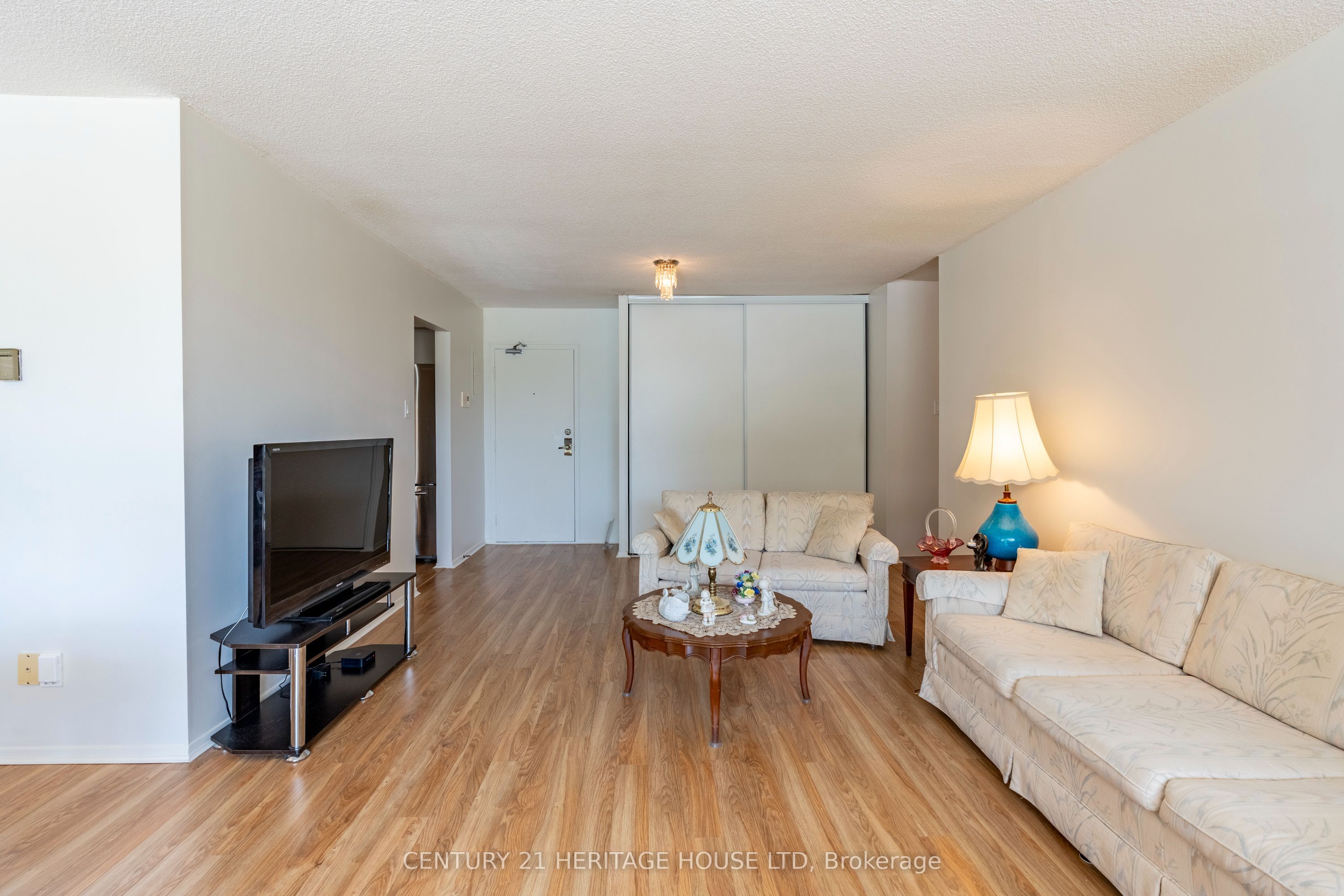 65 Westmount Road N 110 Property Photo 12