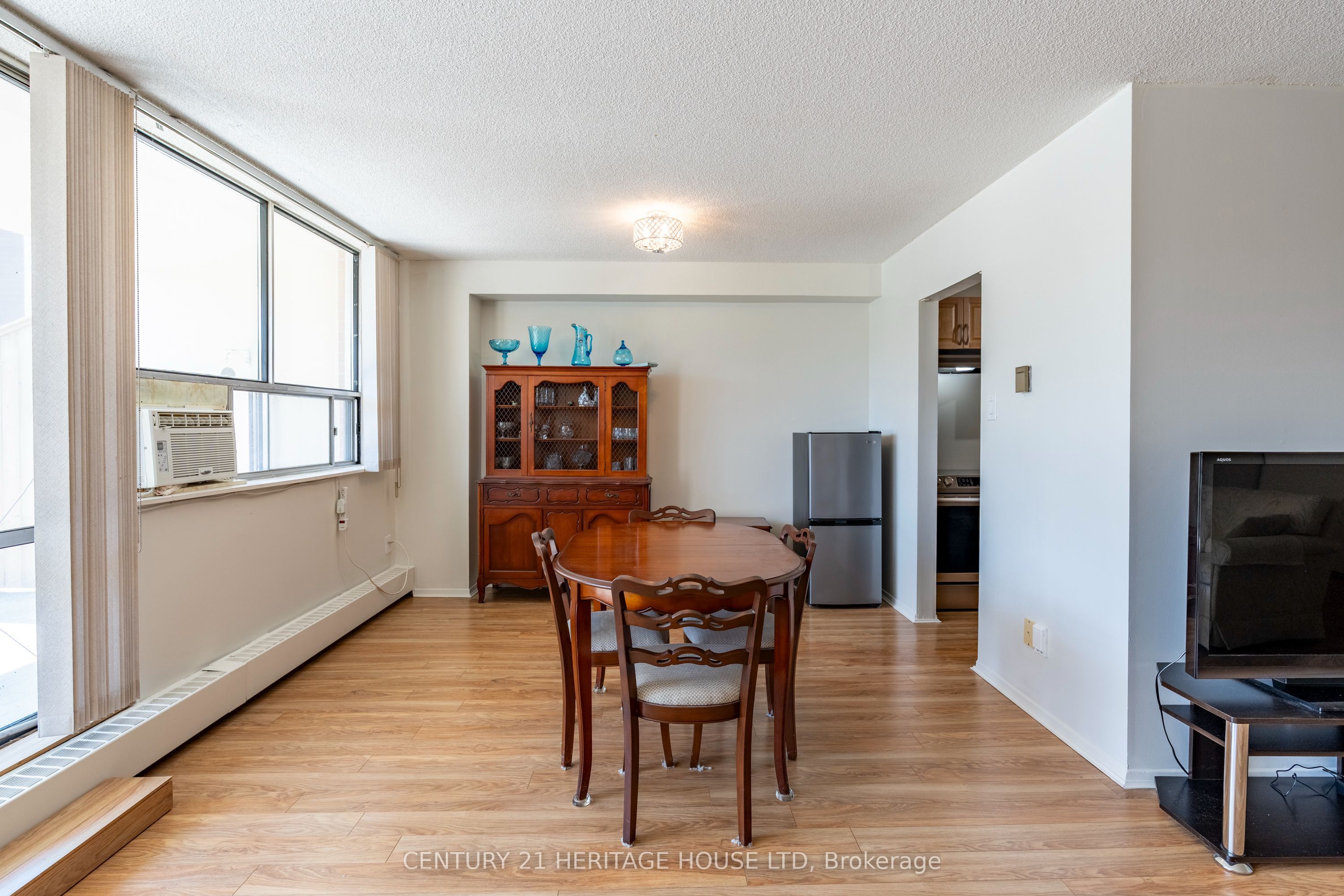 65 Westmount Road N 110 Property Photo 14