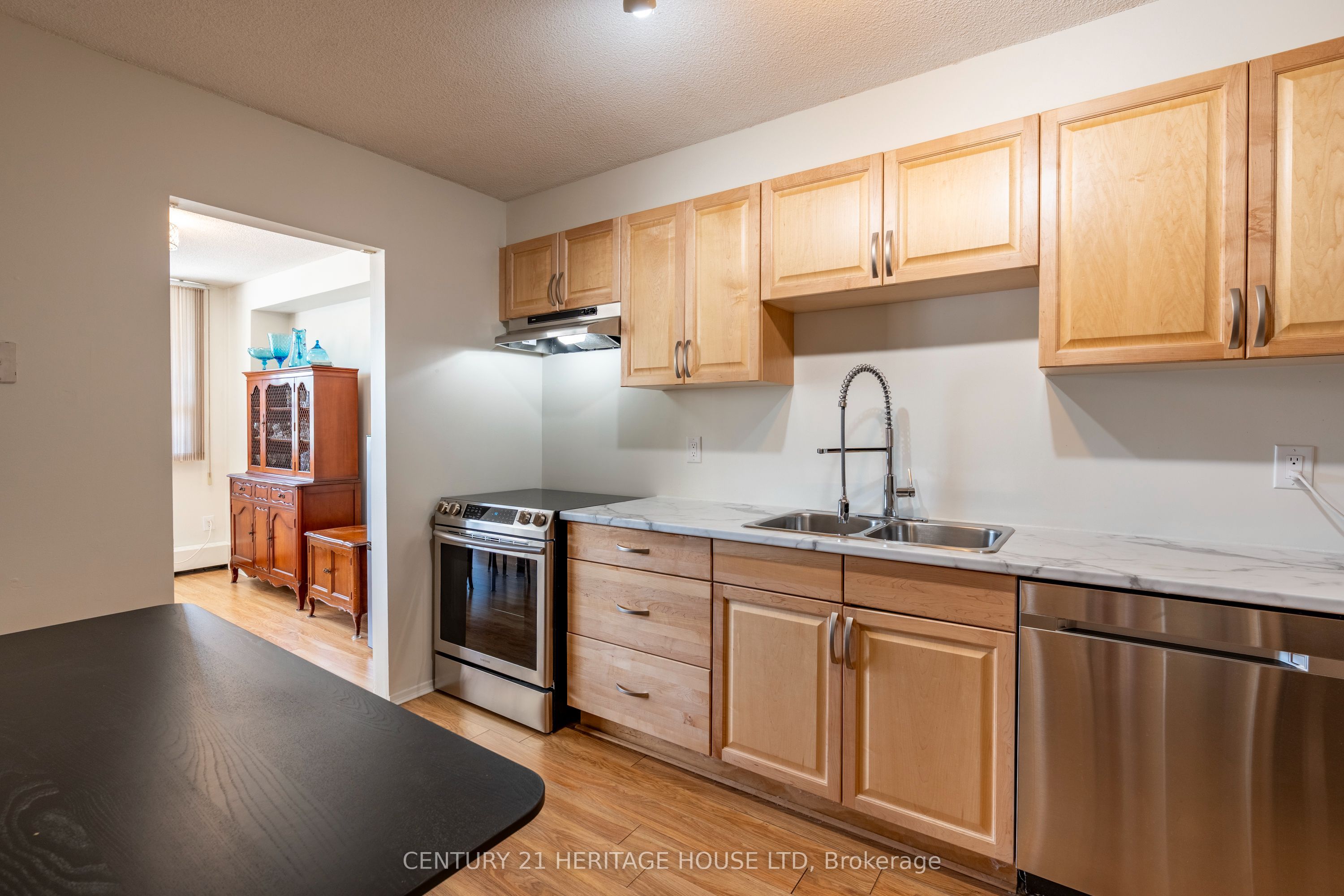 65 Westmount Road N 110 Property Photo 18