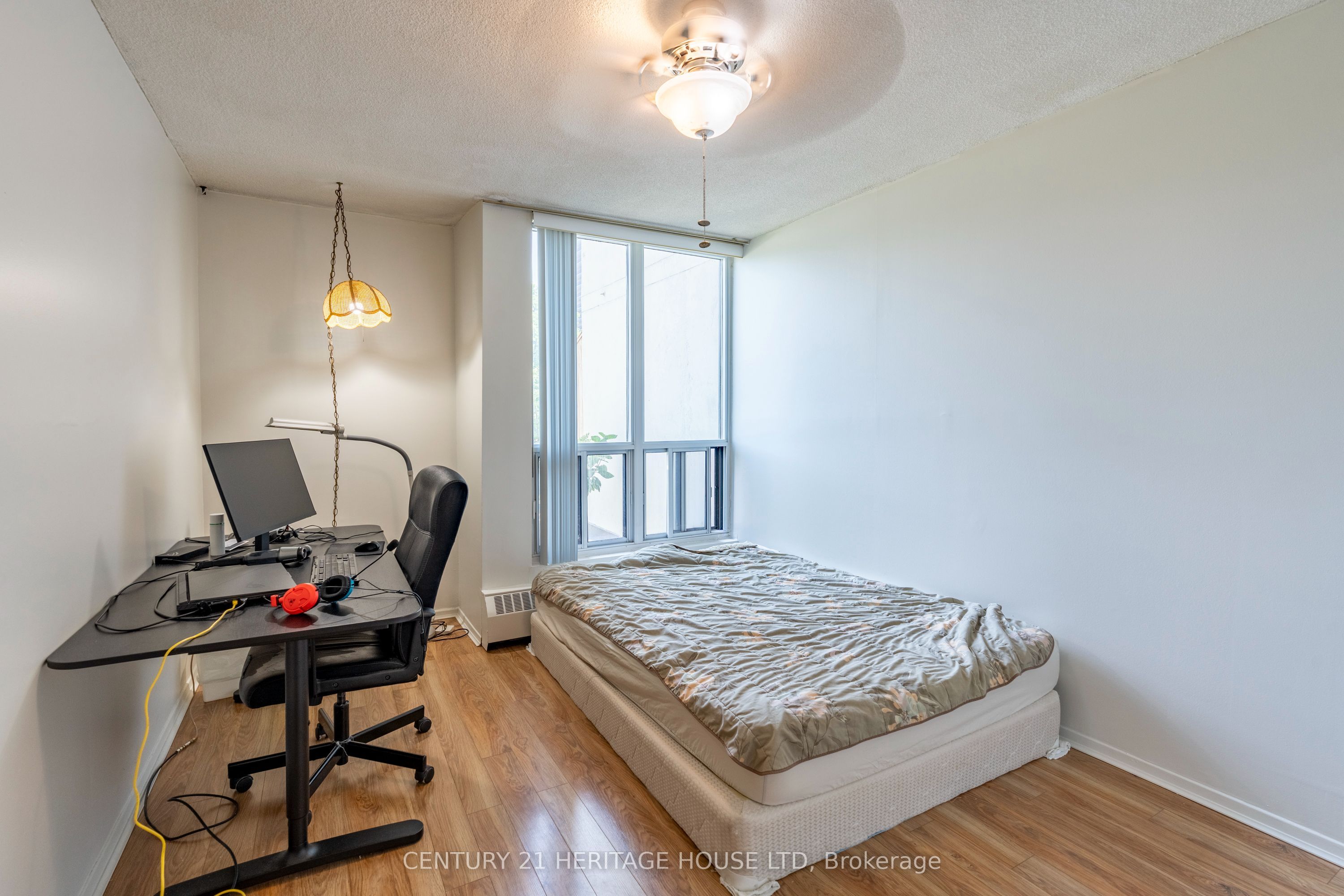 65 Westmount Road N 110 Property Photo 20