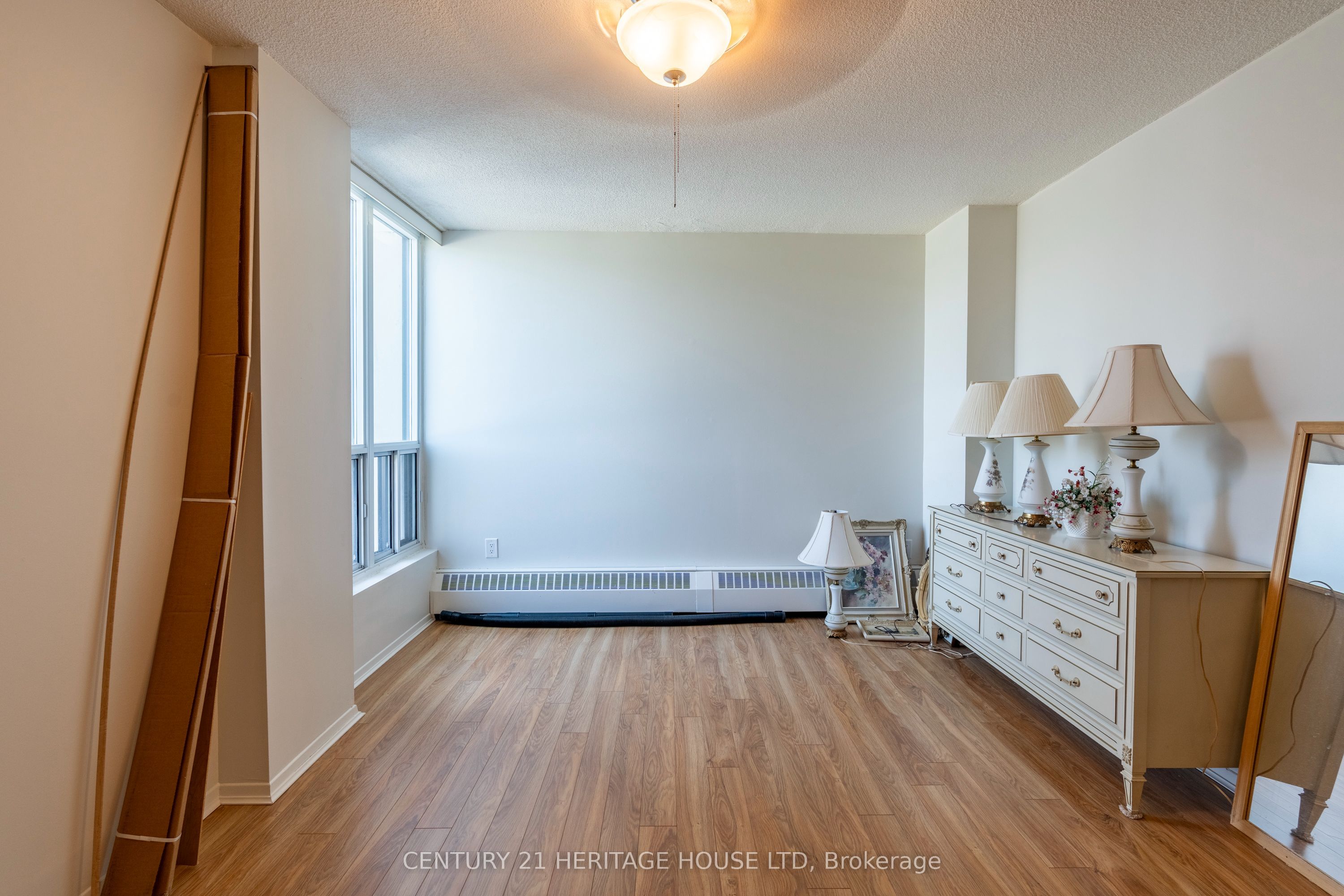 65 Westmount Road N 110 Property Photo 24