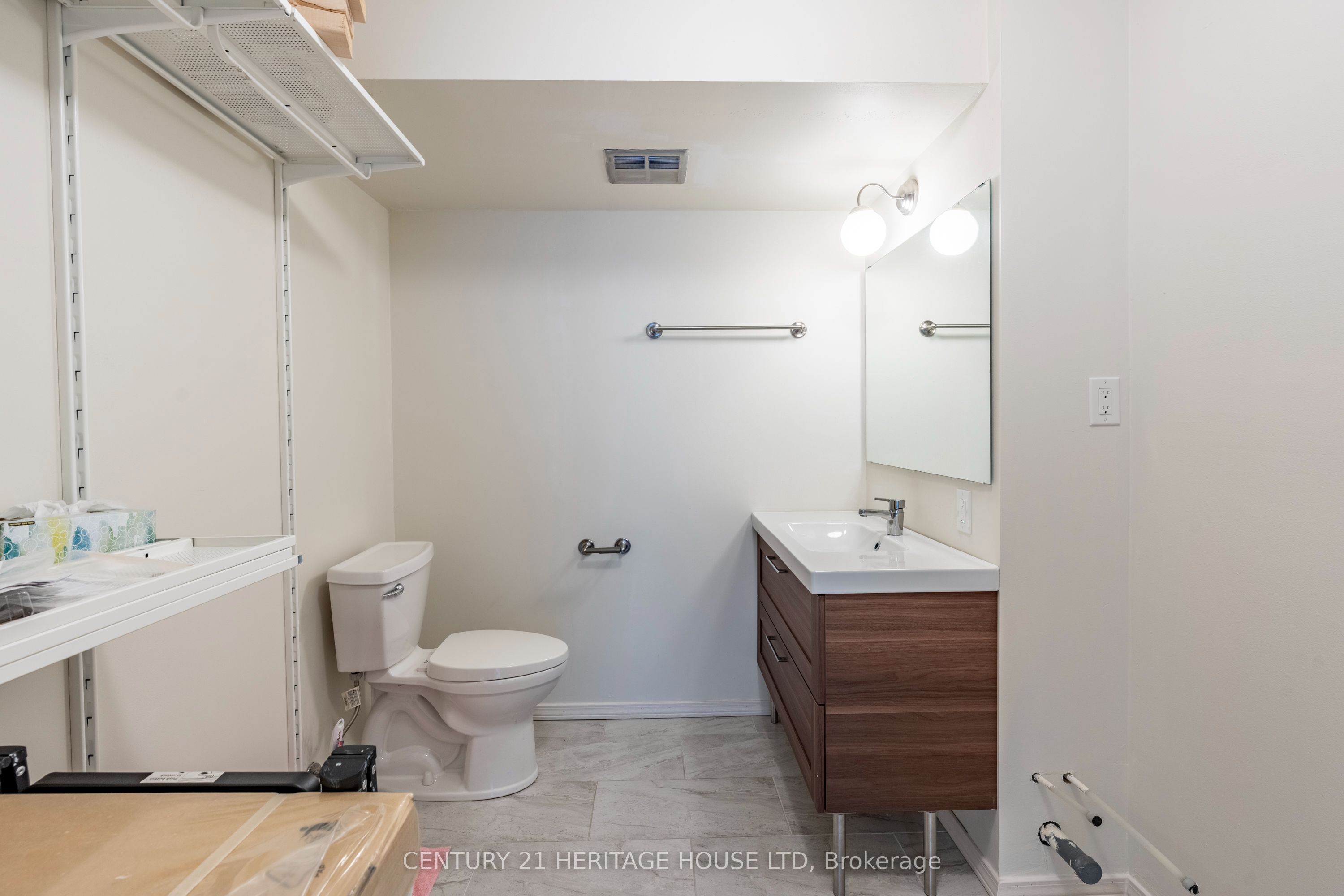 65 Westmount Road N 110 Property Photo 27