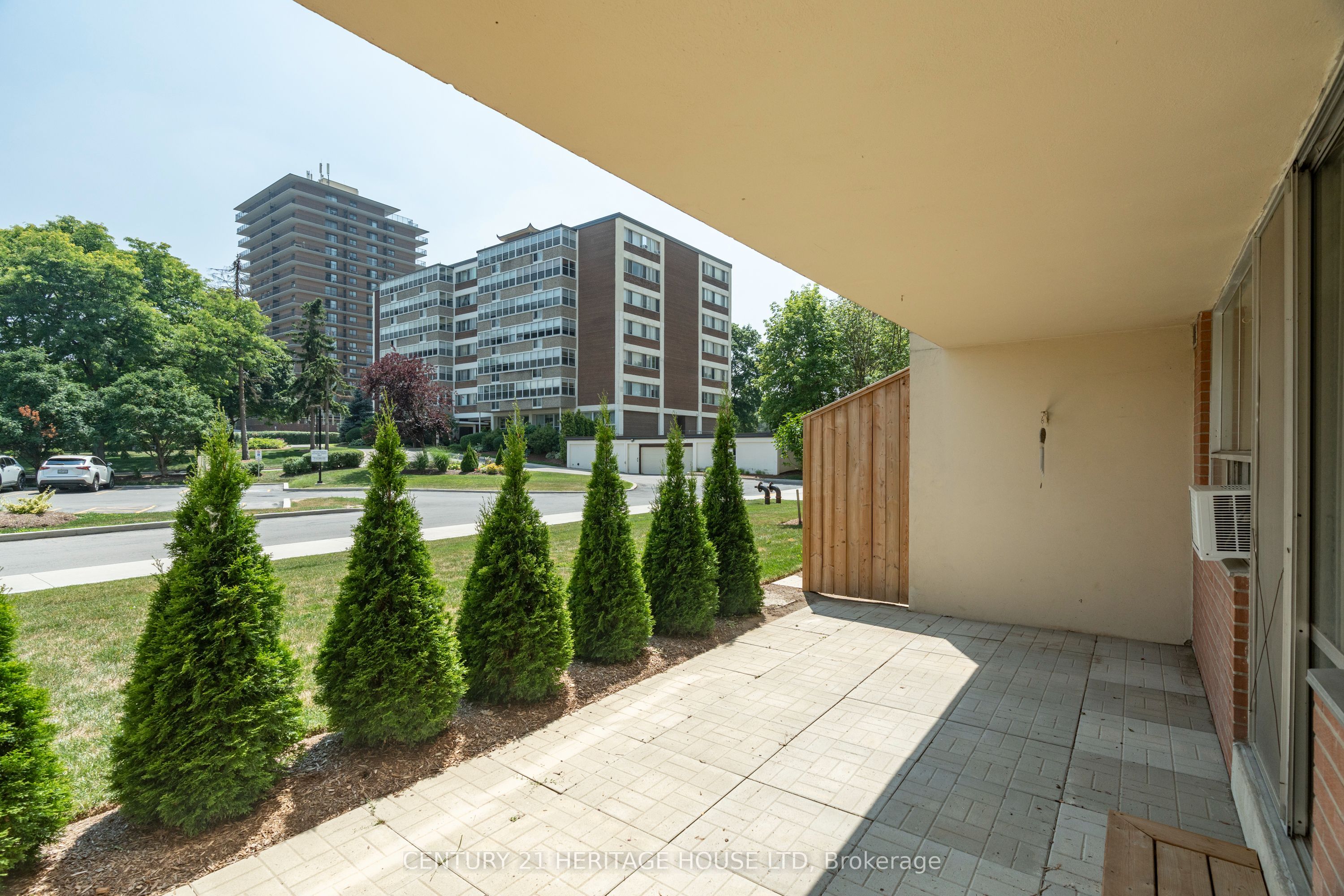 65 Westmount Road N 110 Property Photo 29