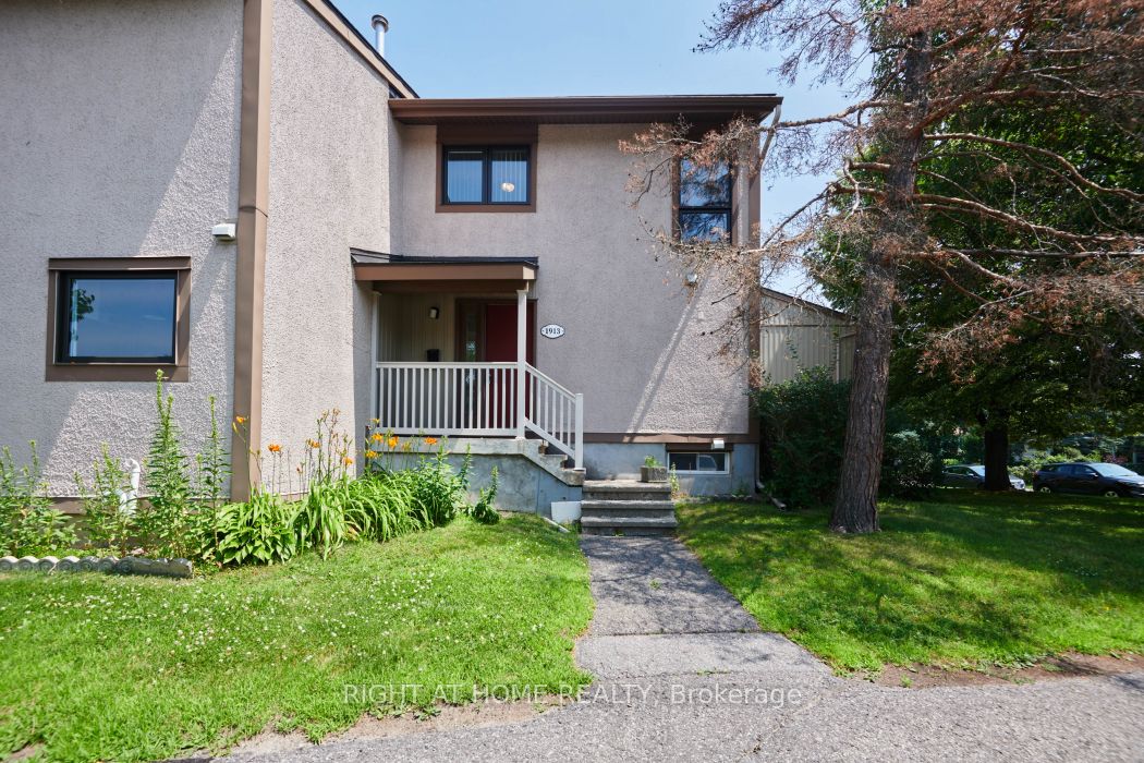 1913 Stonehenge Cres