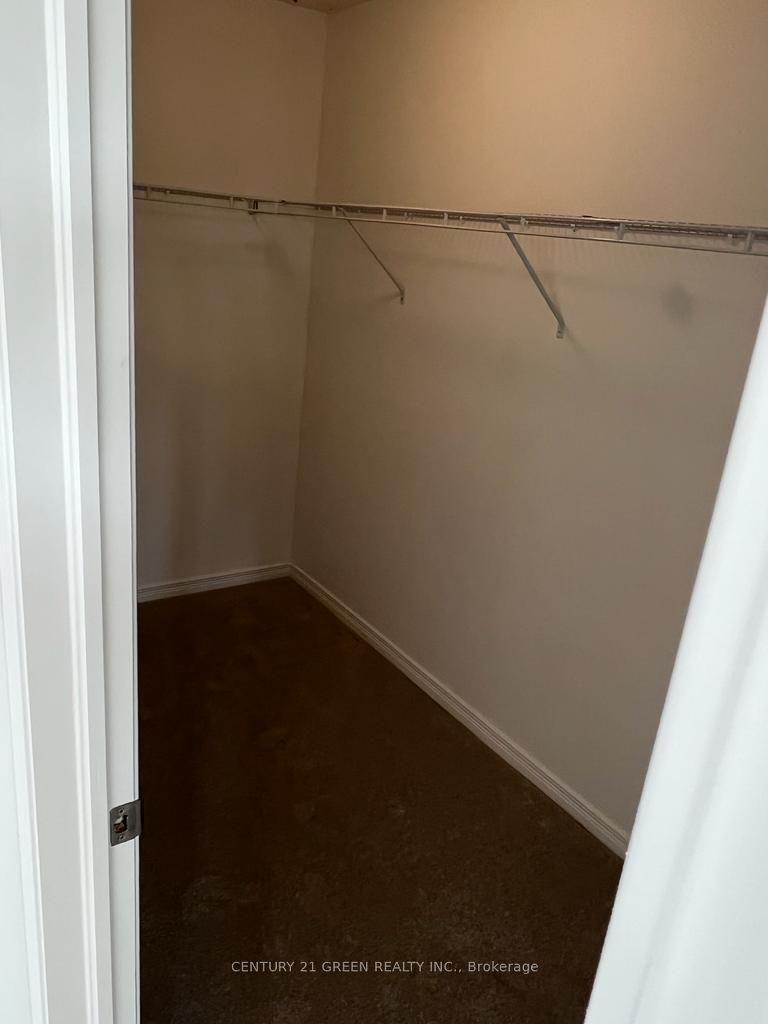 5 West Mill Street Property Photo 14