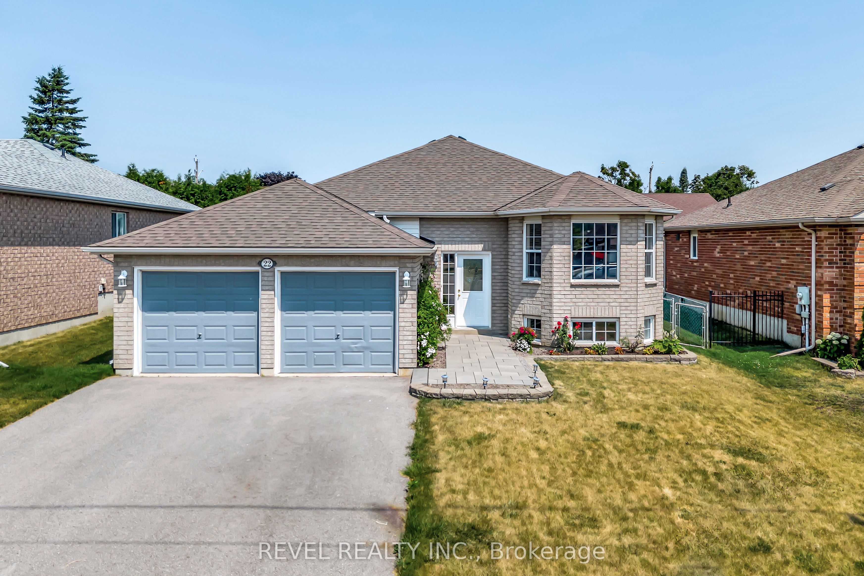 22 Mcgibbon Boulevard Property Photo 1