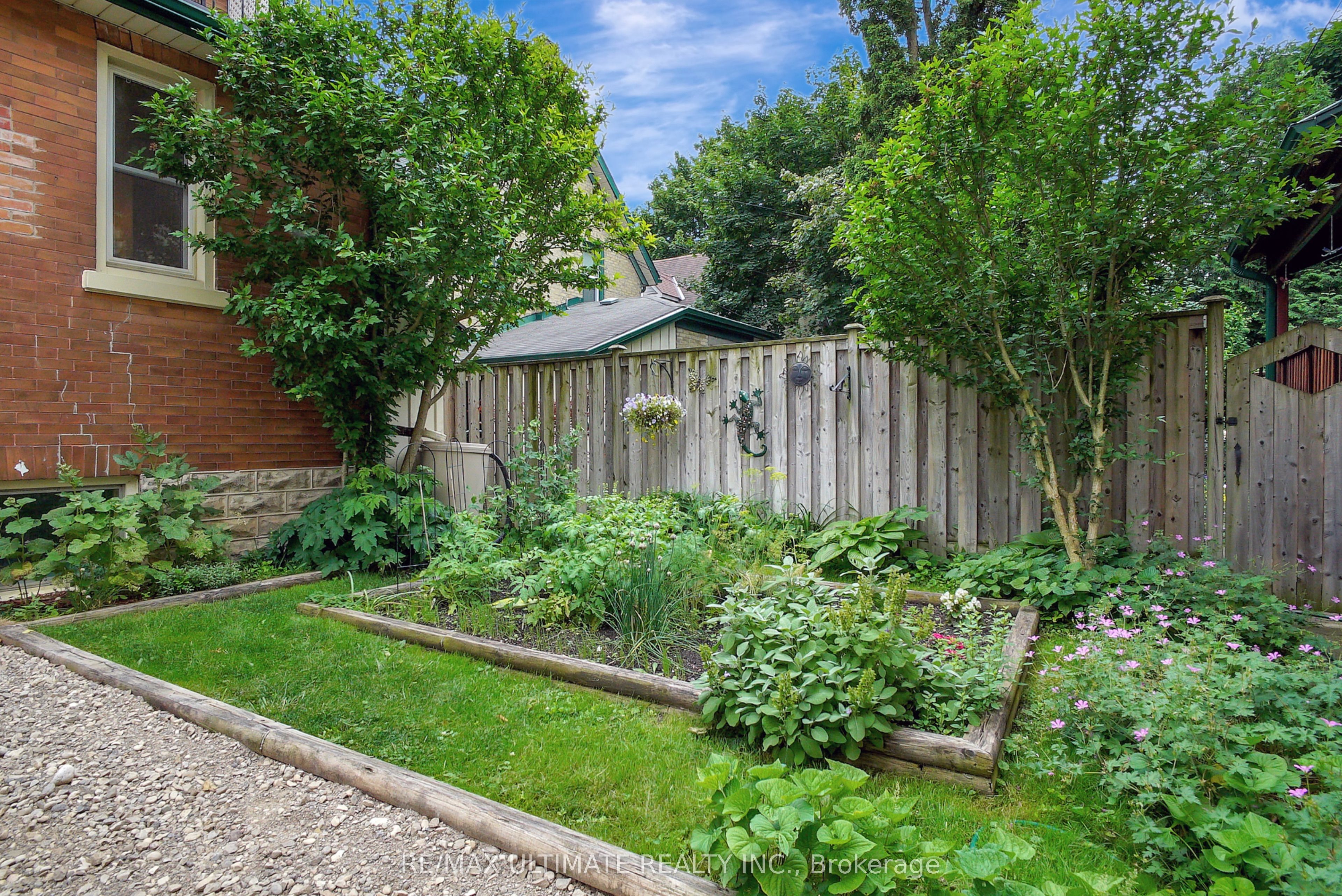 67 Moore Avenue 2 Property Photo 23