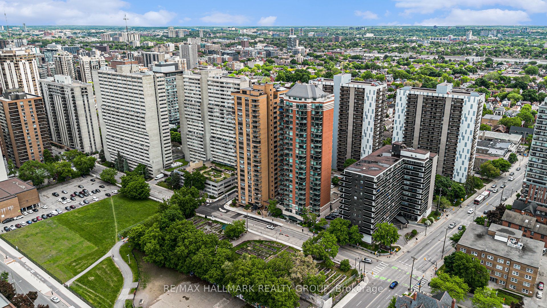 556 Laurier Ave W Property Photo 1