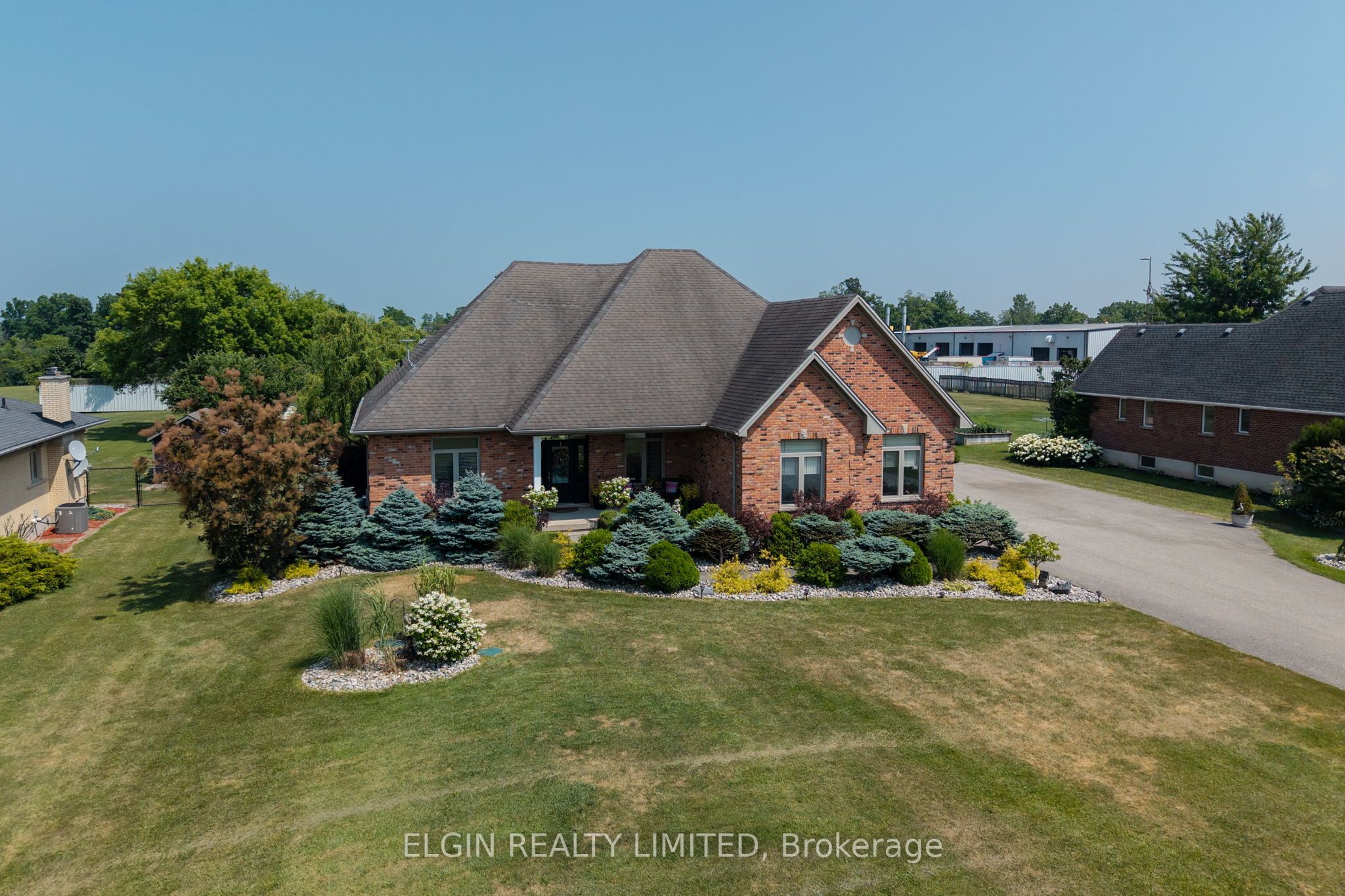 9538 Tower Rd Property Photo 1