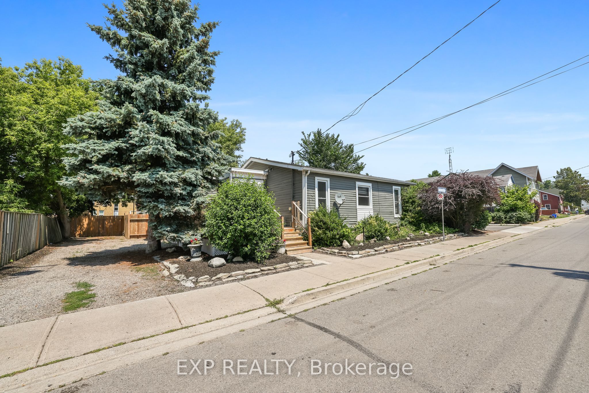 16 Swayne Street Property Photo 1