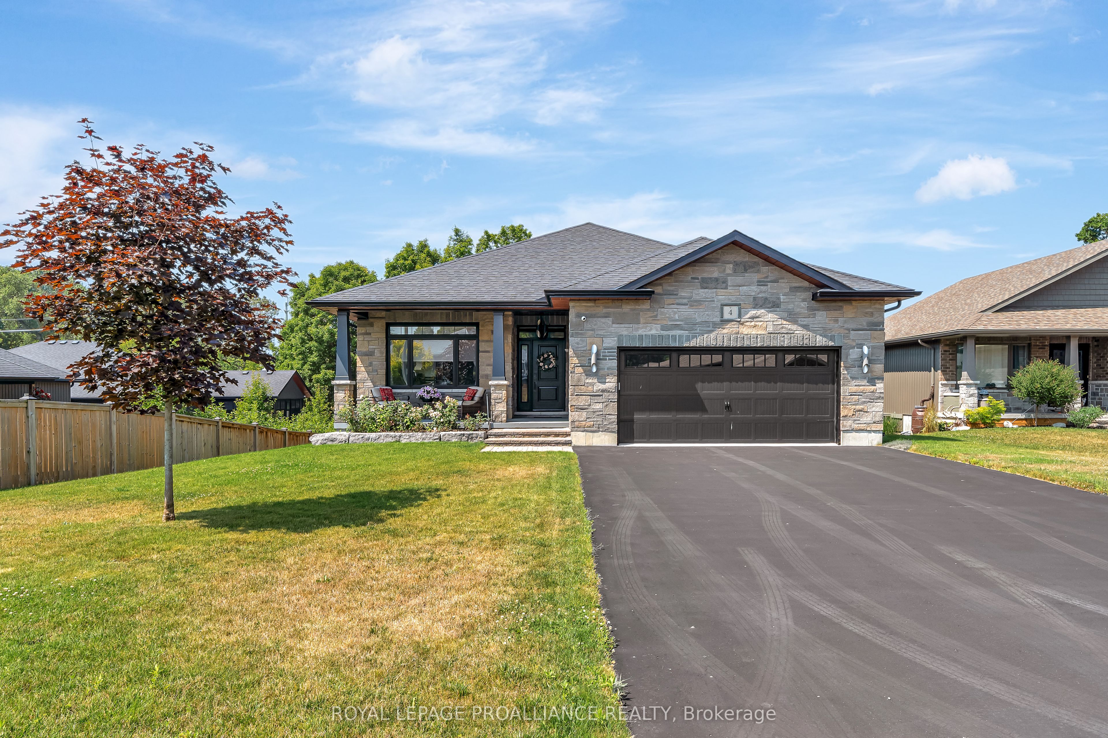 4 Spartan Ct Property Photo 1