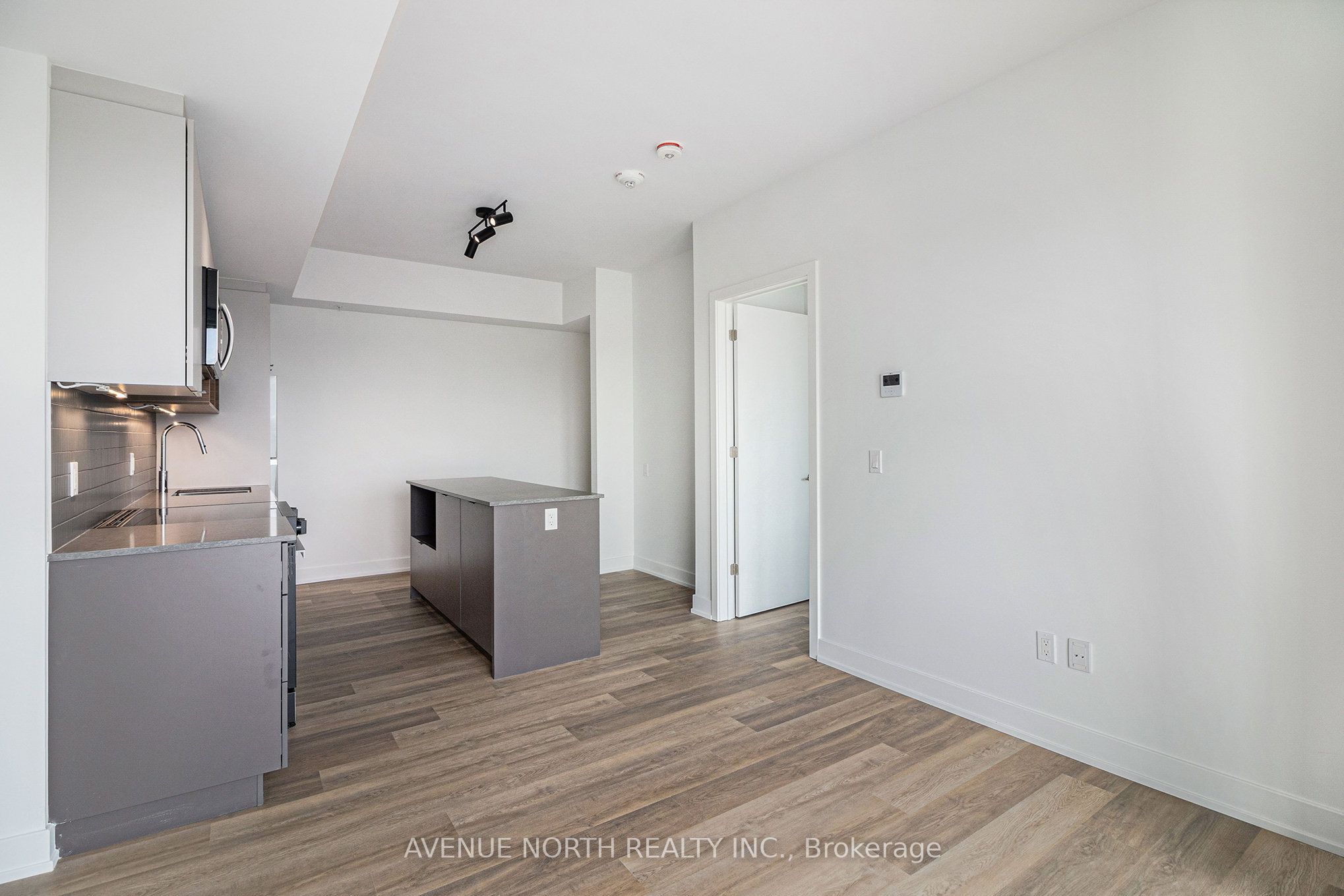 280 Montgomery Street 814 Property Photo 6